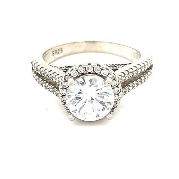 Lovely Solitaire Ring