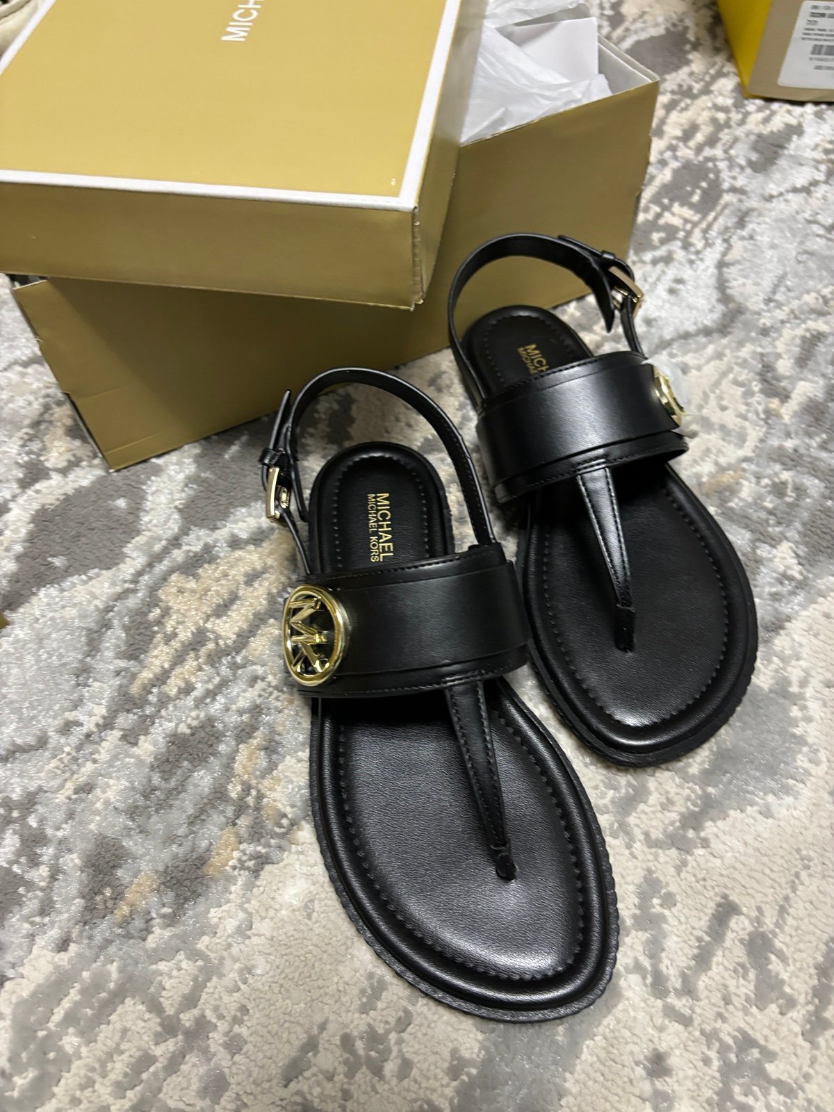 Michael kors Carmen thong sanda color Black