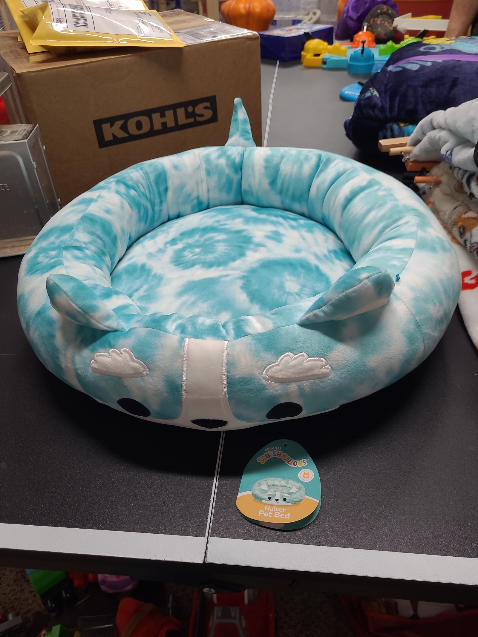Halver Squishmallow pet bed