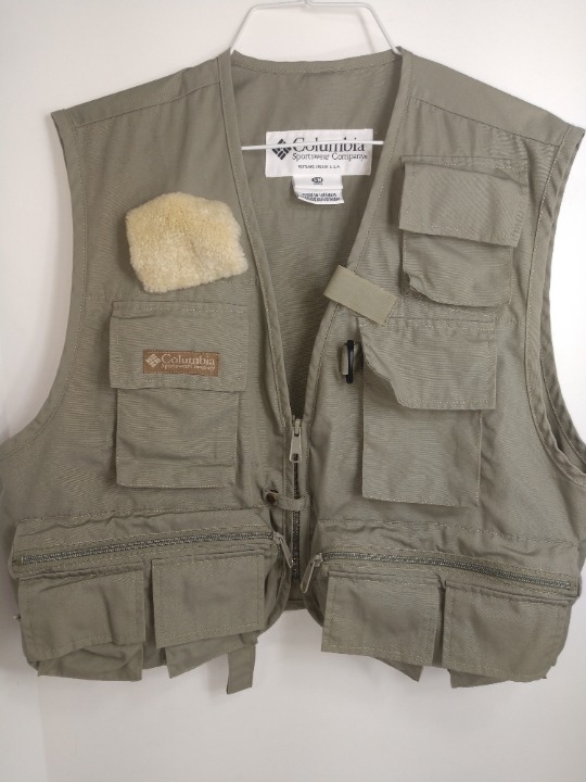 Columbia Sportswear Co Light Army Green Fly Fishing Vest Size S/M Excellent
