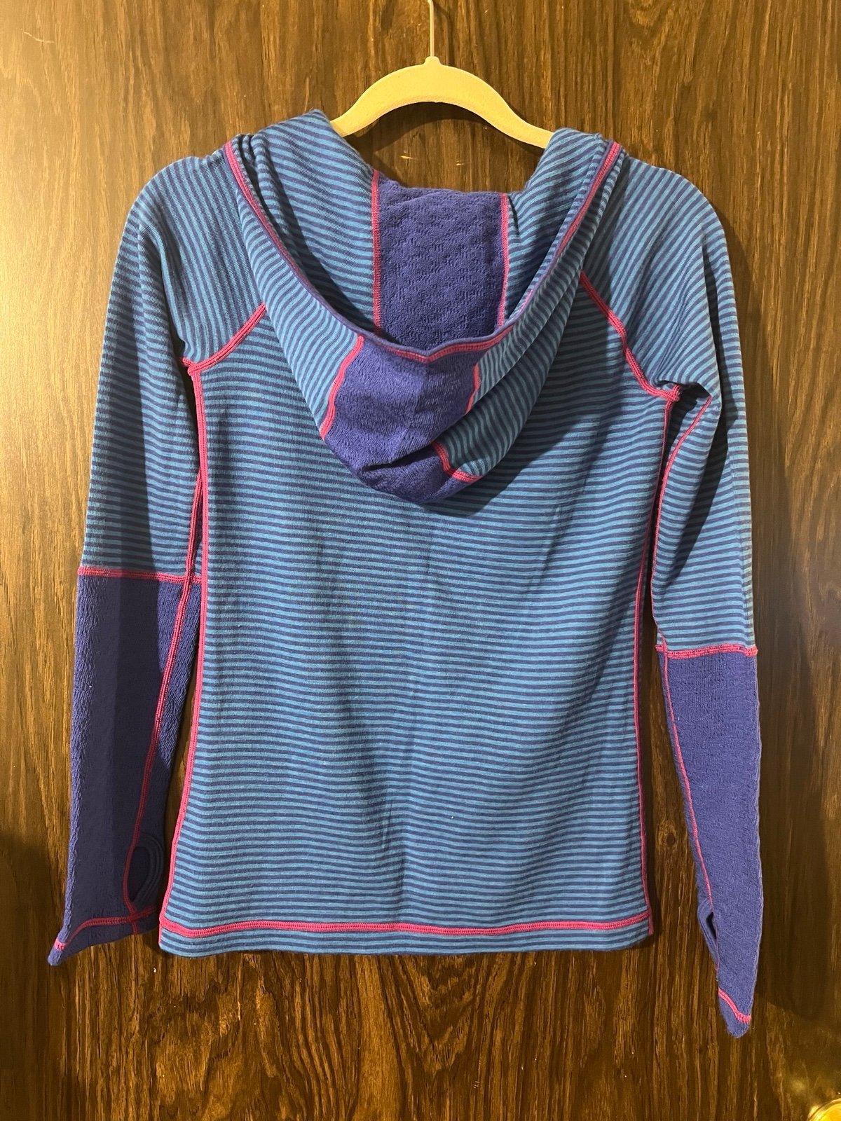 NEW Dakini Merino Wool Hoodie Size S