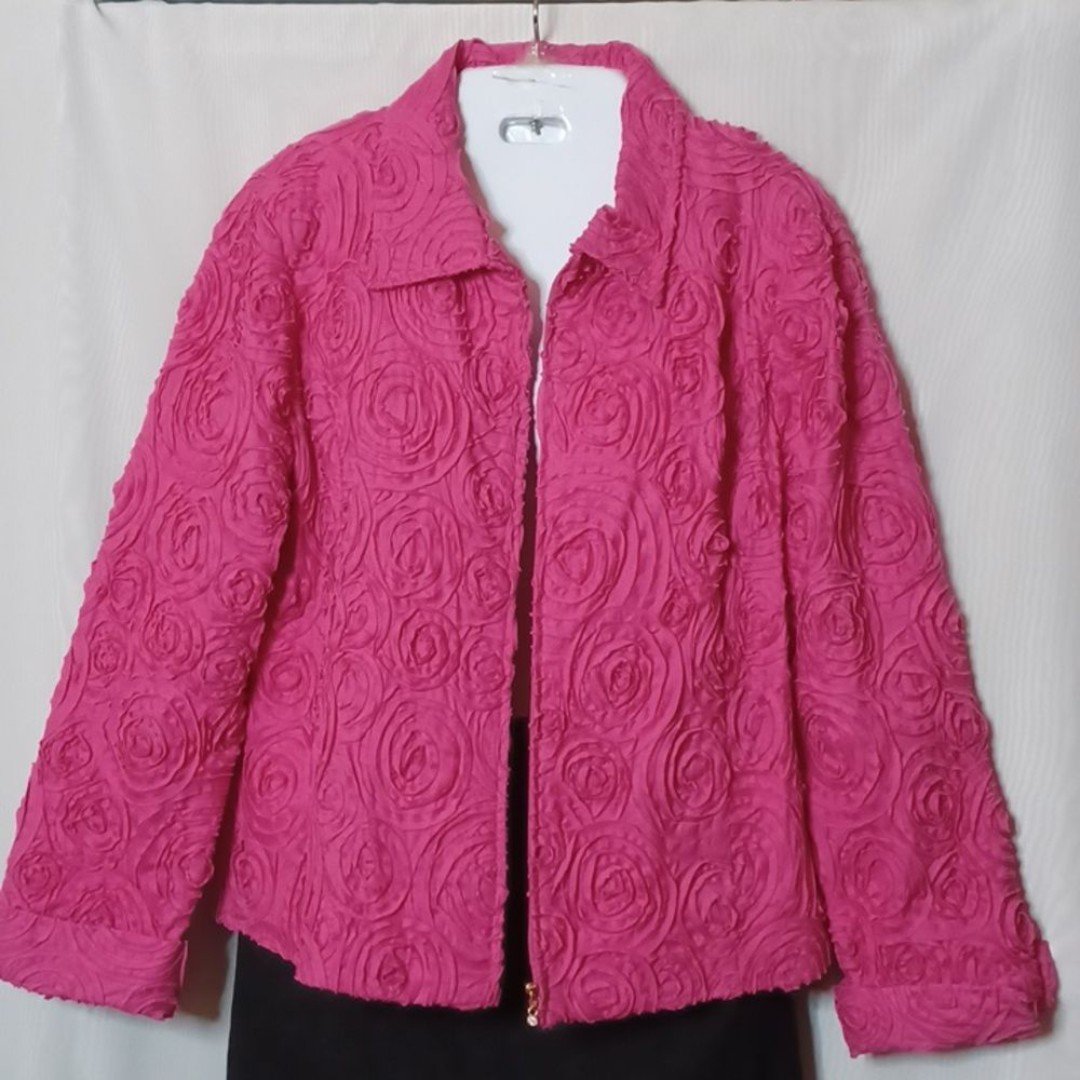 Laura Ashley Women's Pink Floral Textured Jacket. Size PM