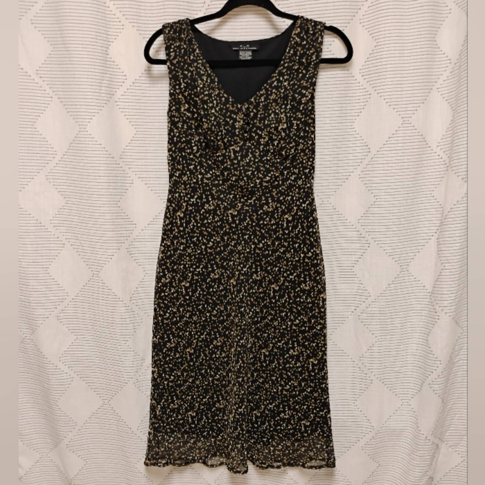 Faith Love Passion Elegant Black and Gold Women's Dress Size 6