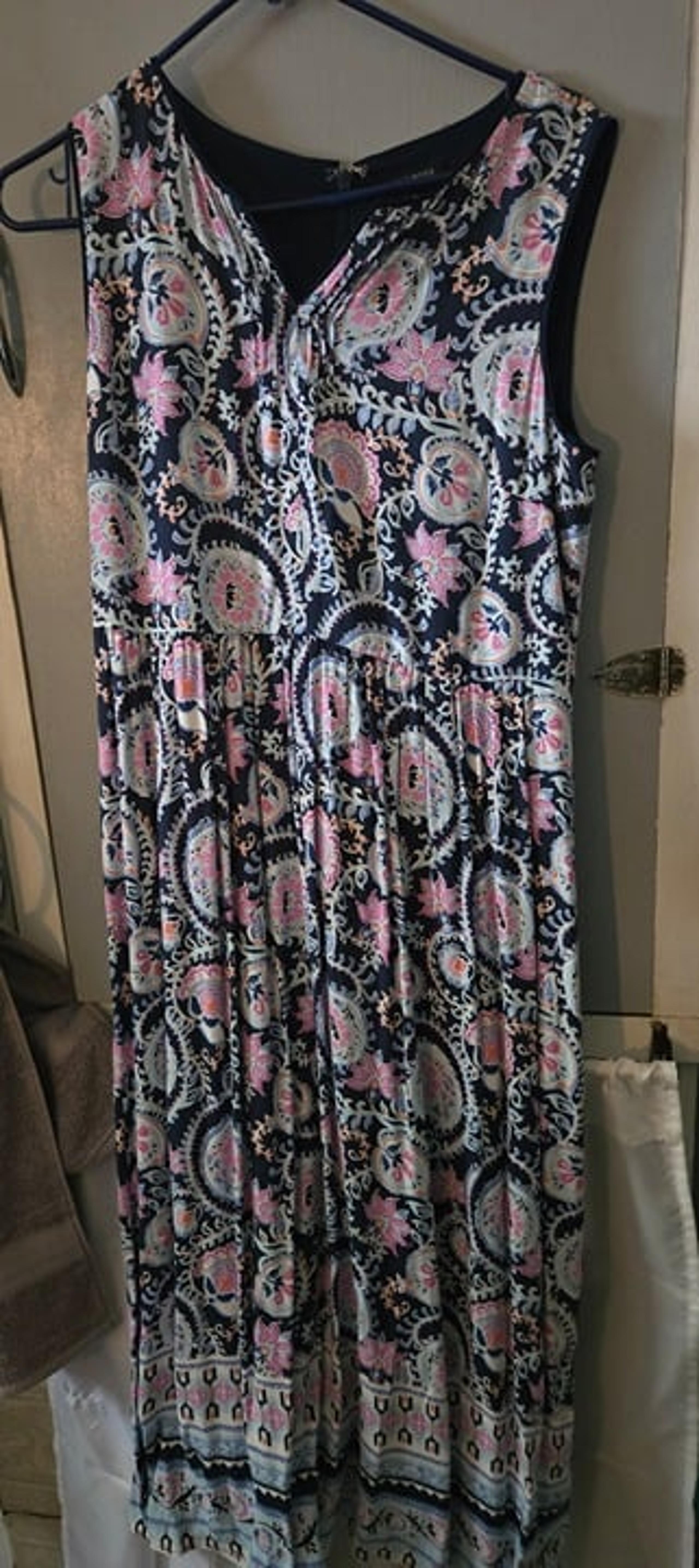 TALBOT'S sleevless maxi dresses