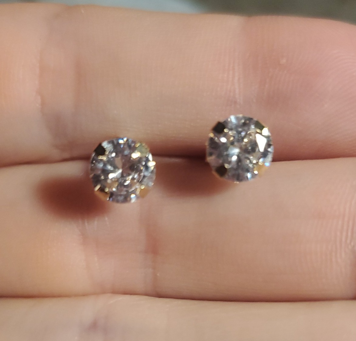 Stud Earrings 10k cz round studs.