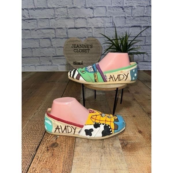 CUSTOM PAINTED TOMS- DISNEY Pre owned condition. - these do have some dirtiness