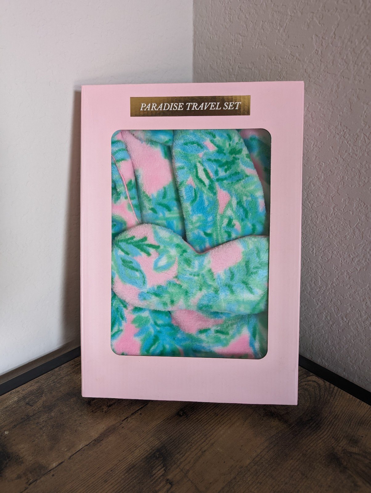 Lilly Pulitzer Travel Pillow and Eye Mask Set, New in Box