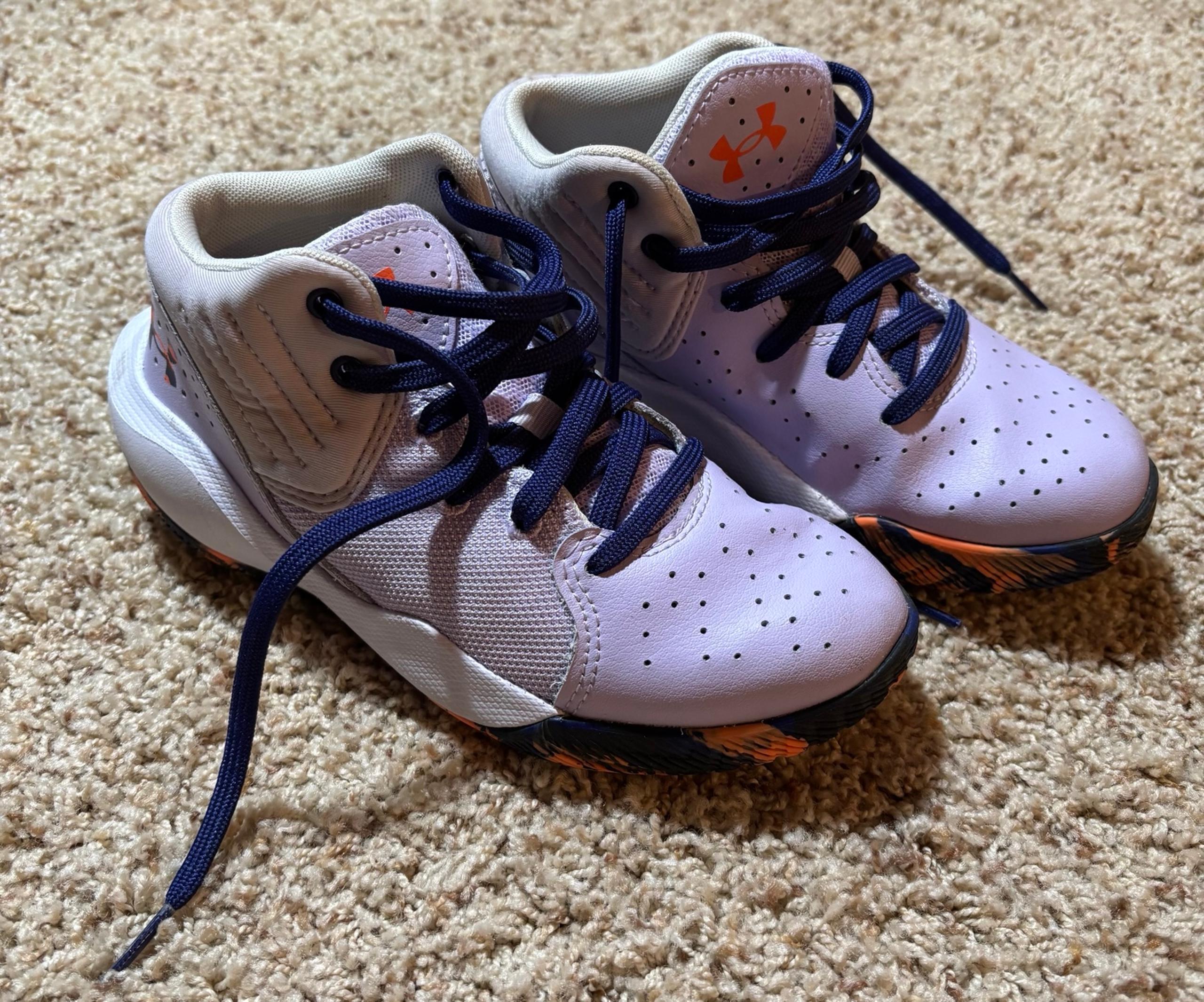 Under Armour Grade School Girls Jet ‘21 Basketball Shoes - Size 1.5Y.