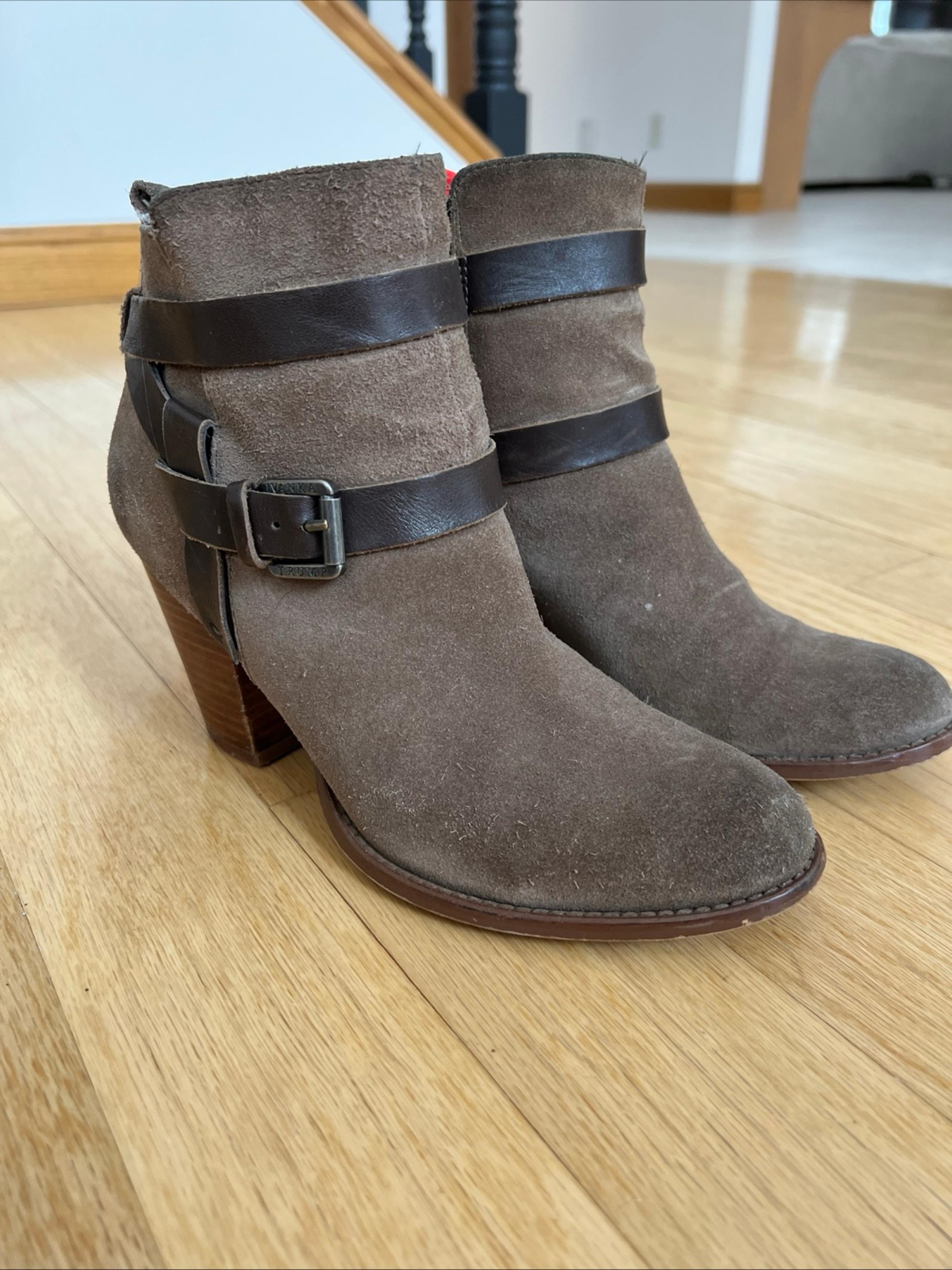 Women’s Ivanka Trump Leather Ankle Boots Size 8