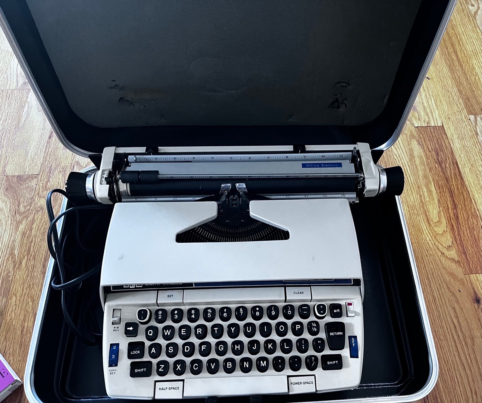 Smith Corona SCM Two Eighty XL Electric Typewriter Hard Case Ribbons