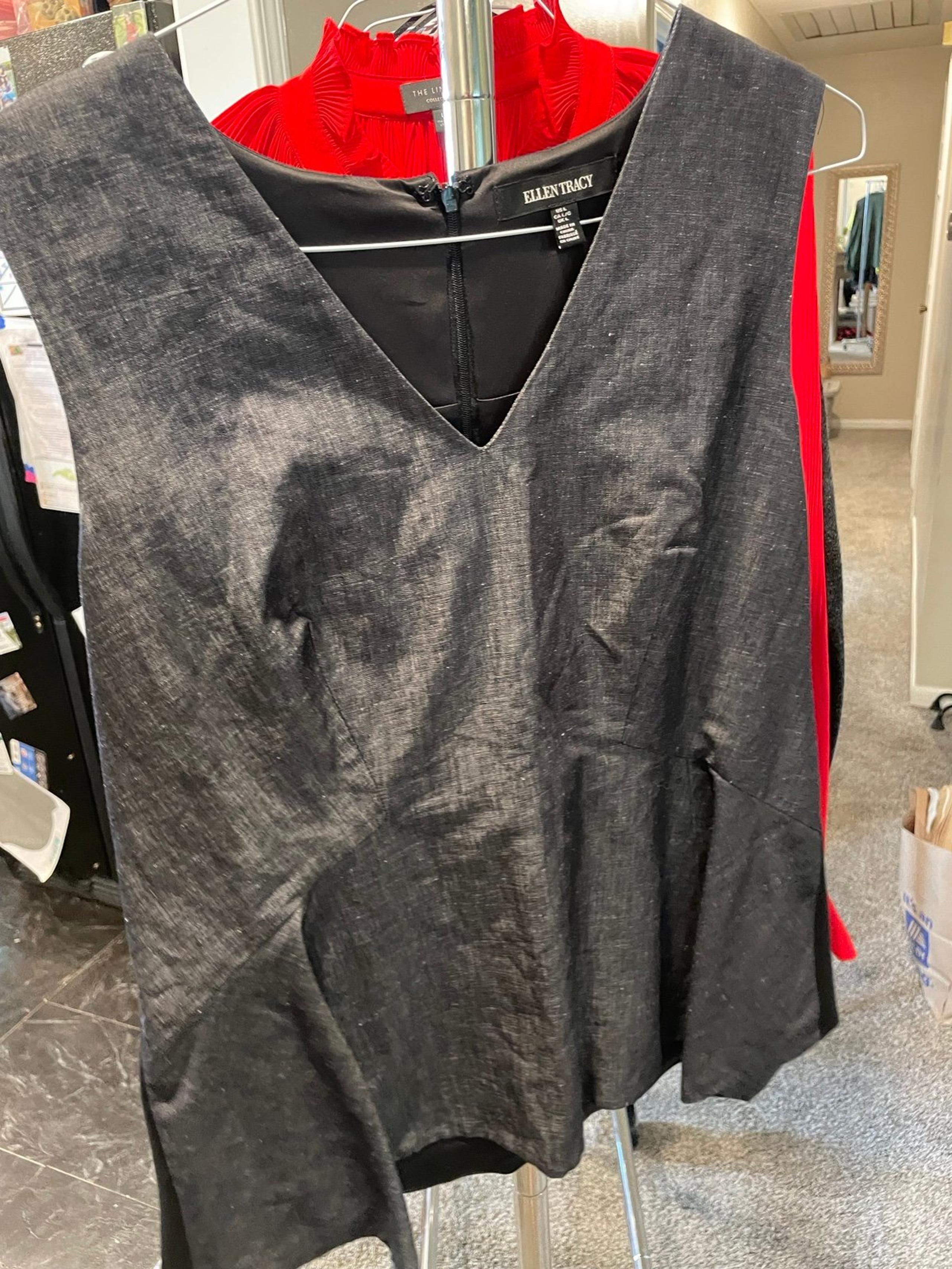 Ellen Tracy grey and black sleeveless blouse