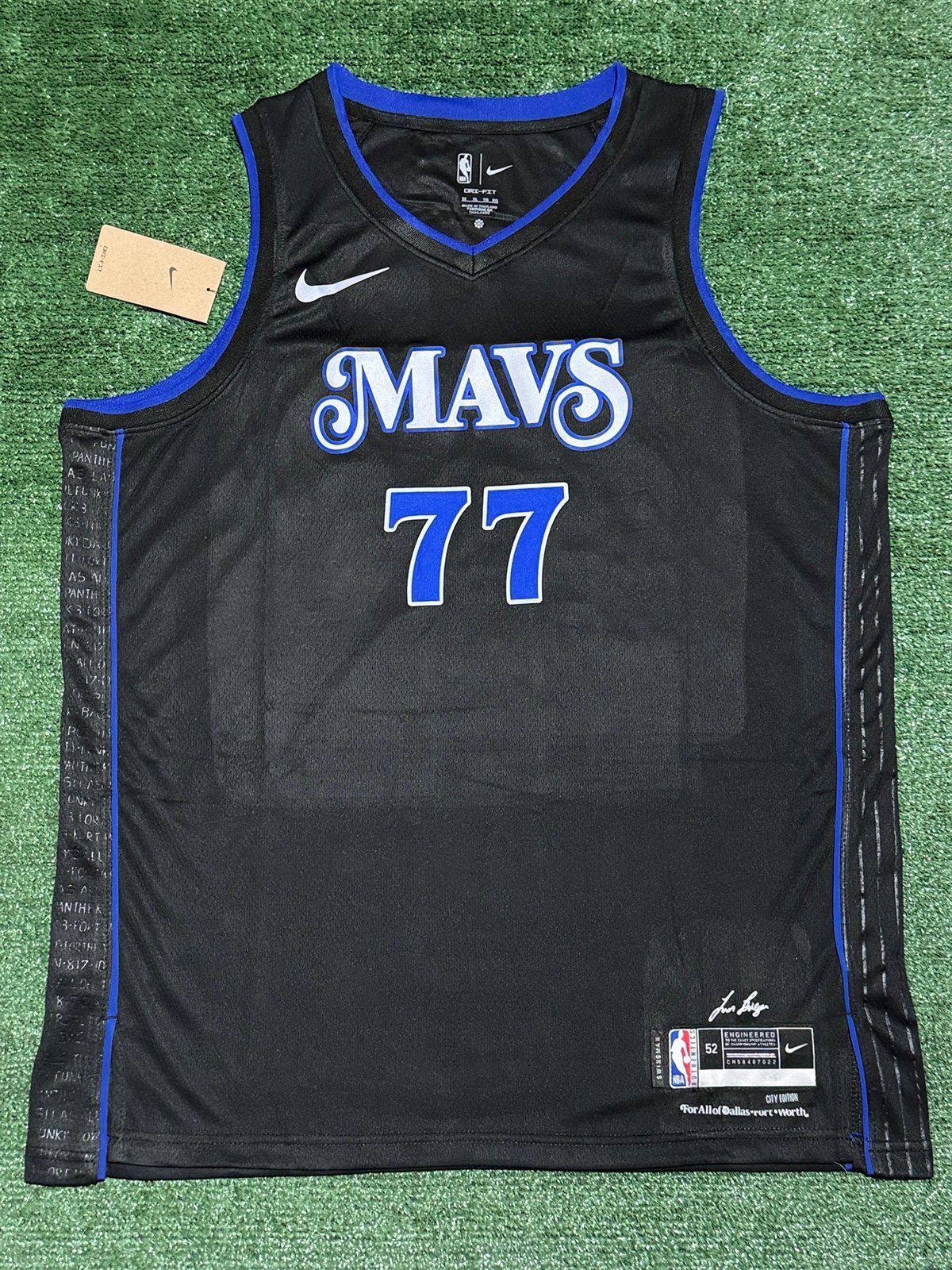 Luka Doncic Dallas Mavericks 2023-24 Nike City Edition Jersey Size 52/XL