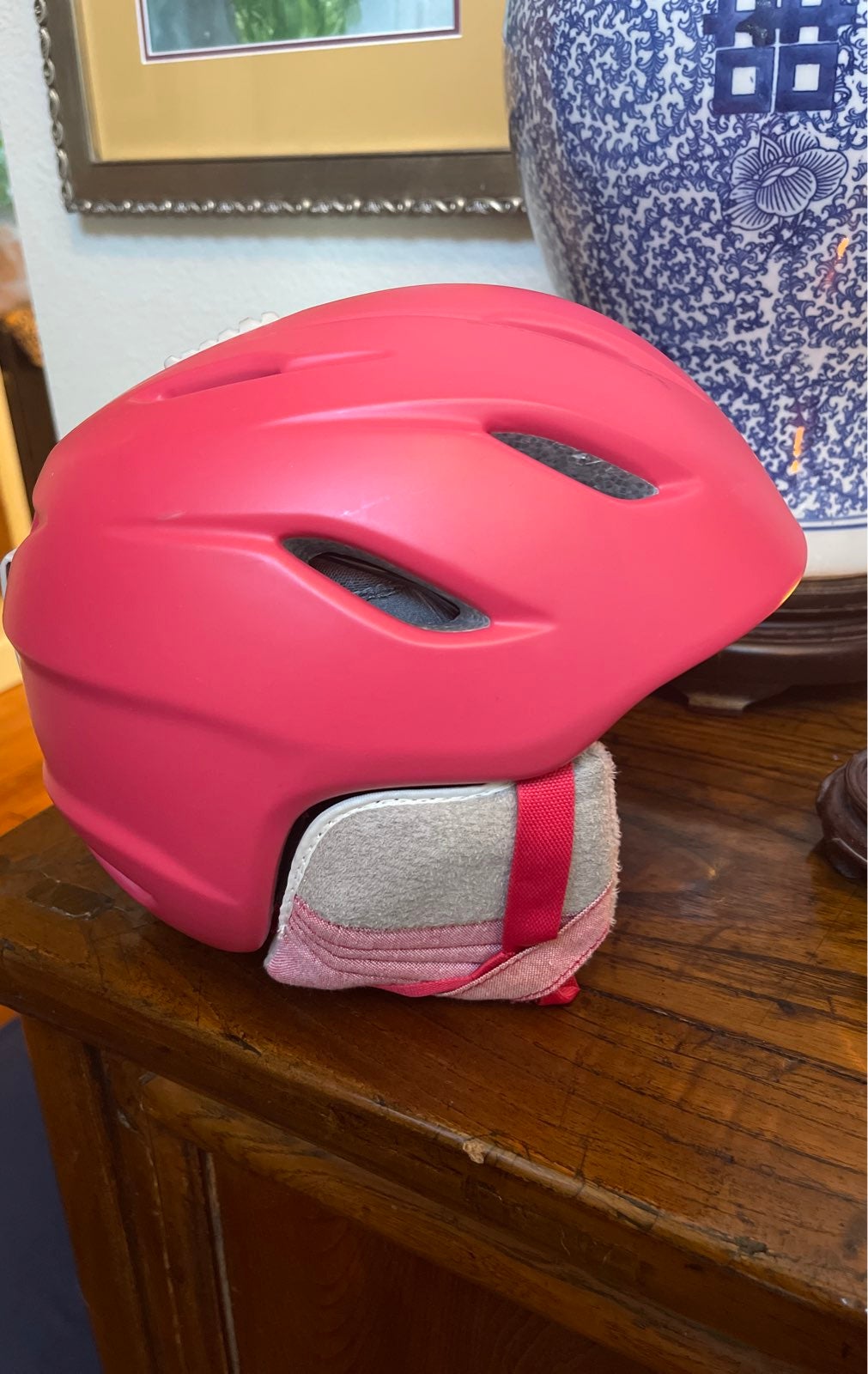 Ski helmet
