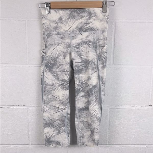 Lululemon women’s pace perfect crop legging