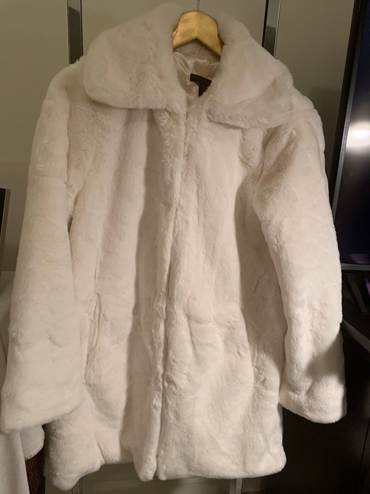 CHRISTIAN SIRRIANO WHITE, super warm, soft faux fur jacket