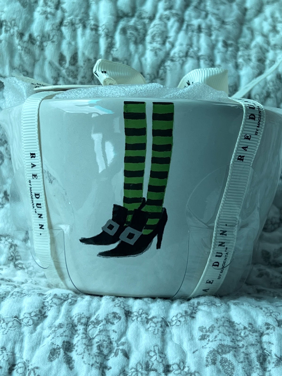 Rae Dunn witch feet measuring cups