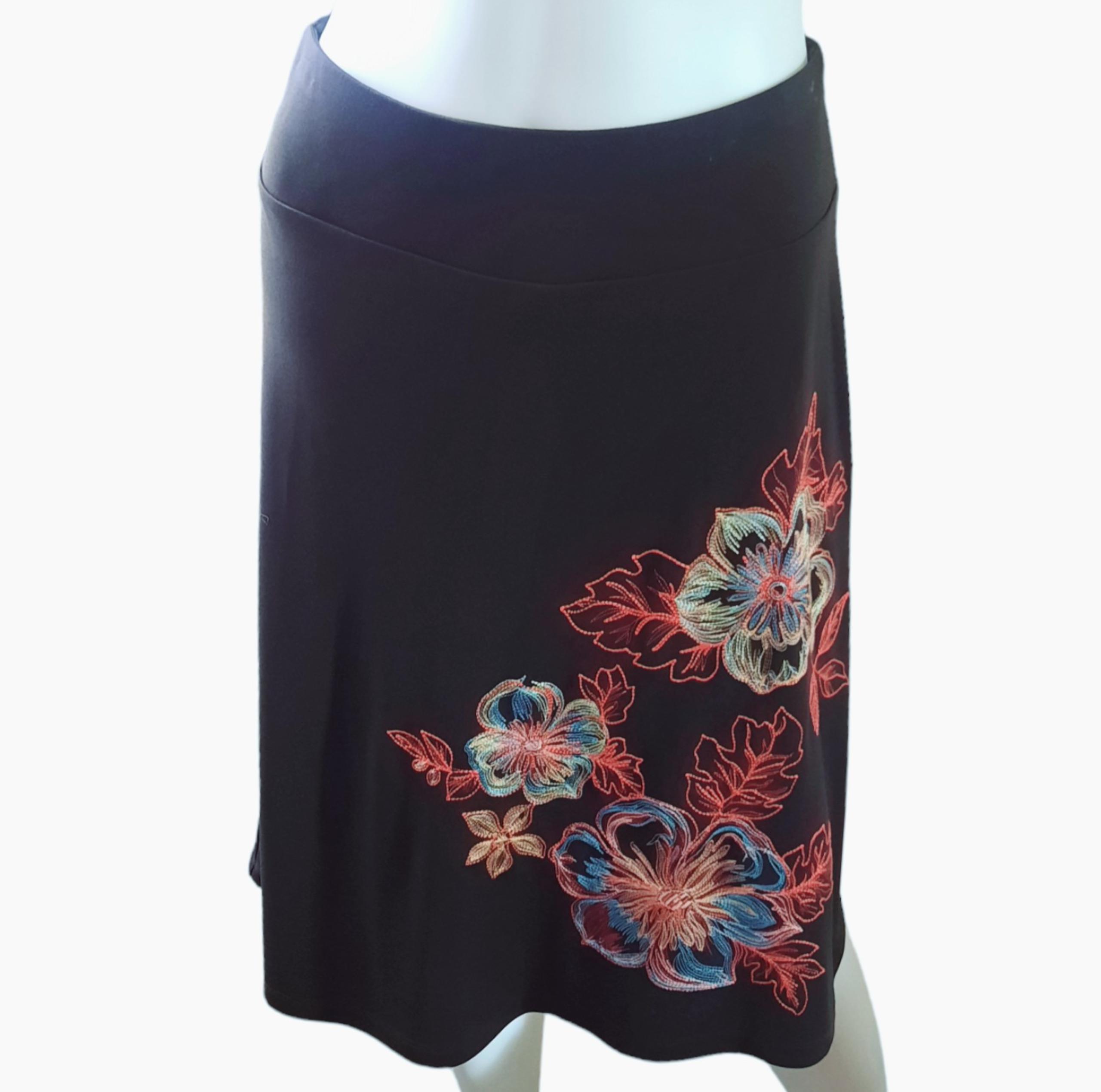 NEW YORK & COMPANY Knit A-Line Skirt w/Floral Embroidered Front Sz S Brown