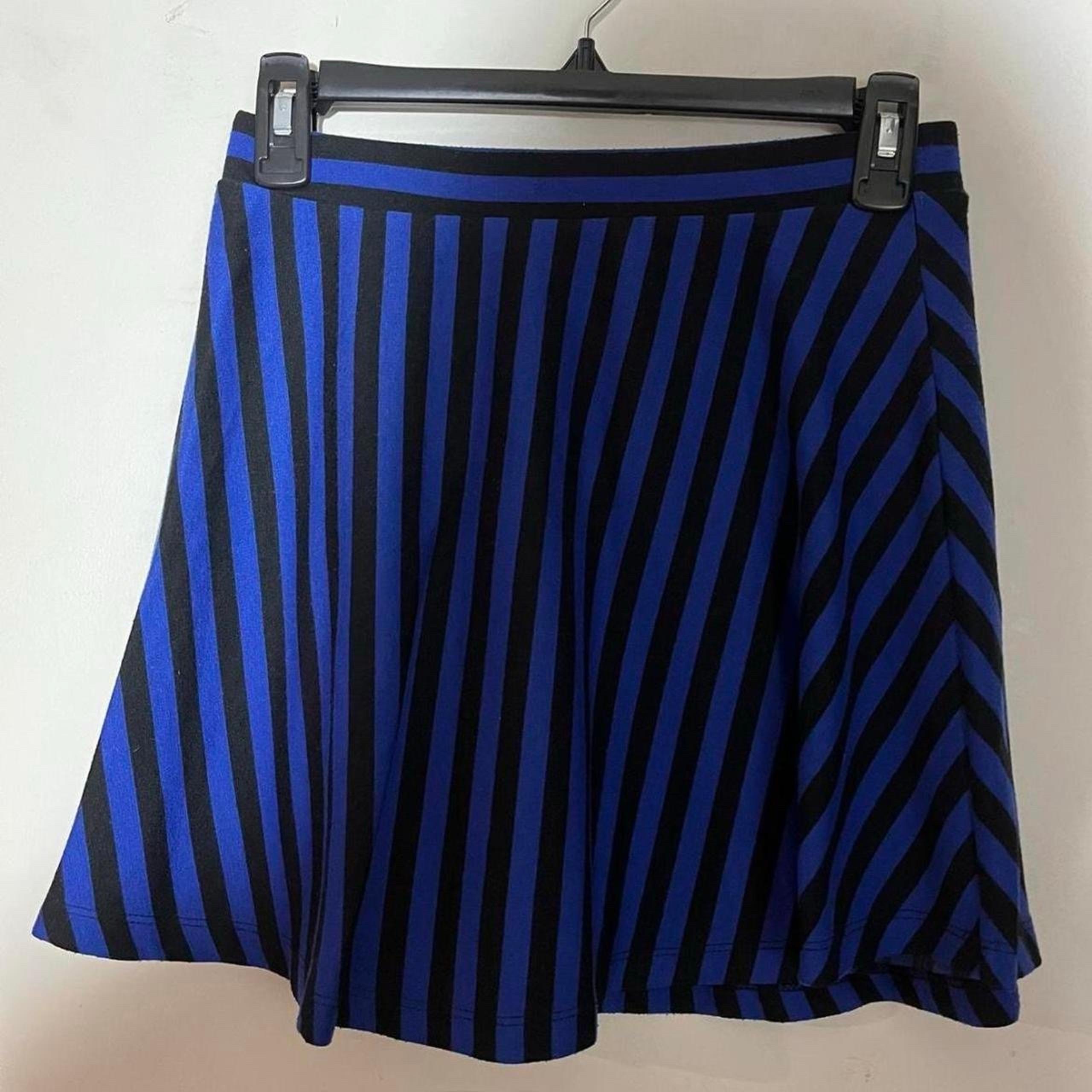 Forever 21 Skirt Skater Size Small Flare Blue & Black Pleated Striped Womens