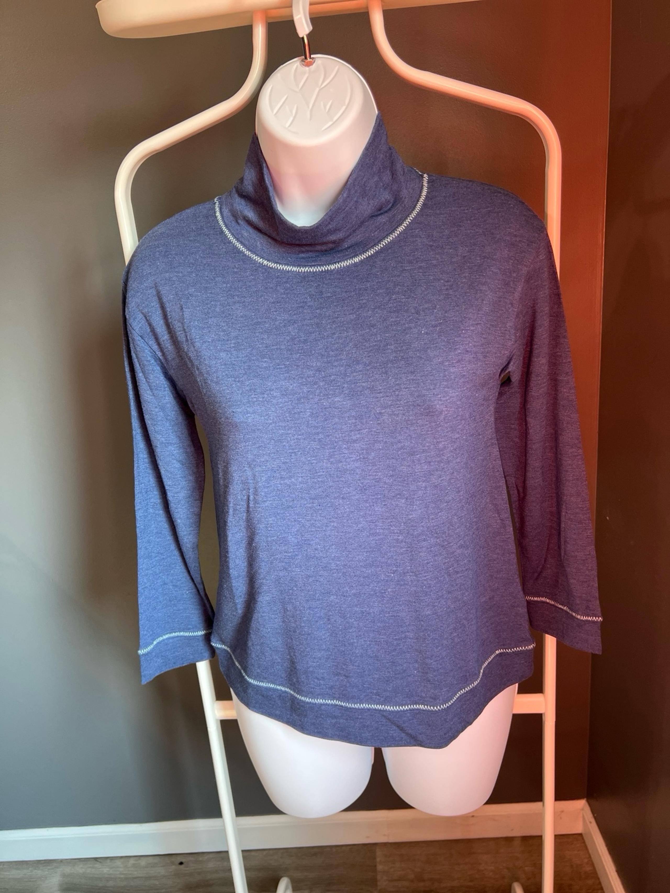 Vineyard Vines Women’s turtleneck shirt