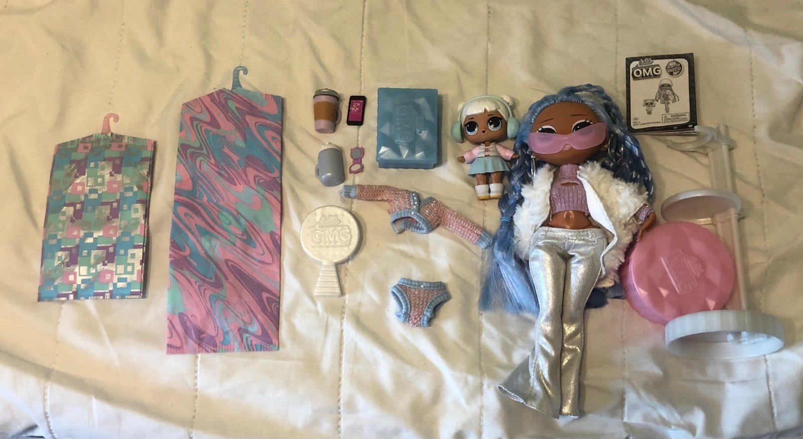 LOL OMG Snowlicious Winter Disco Accessories Included