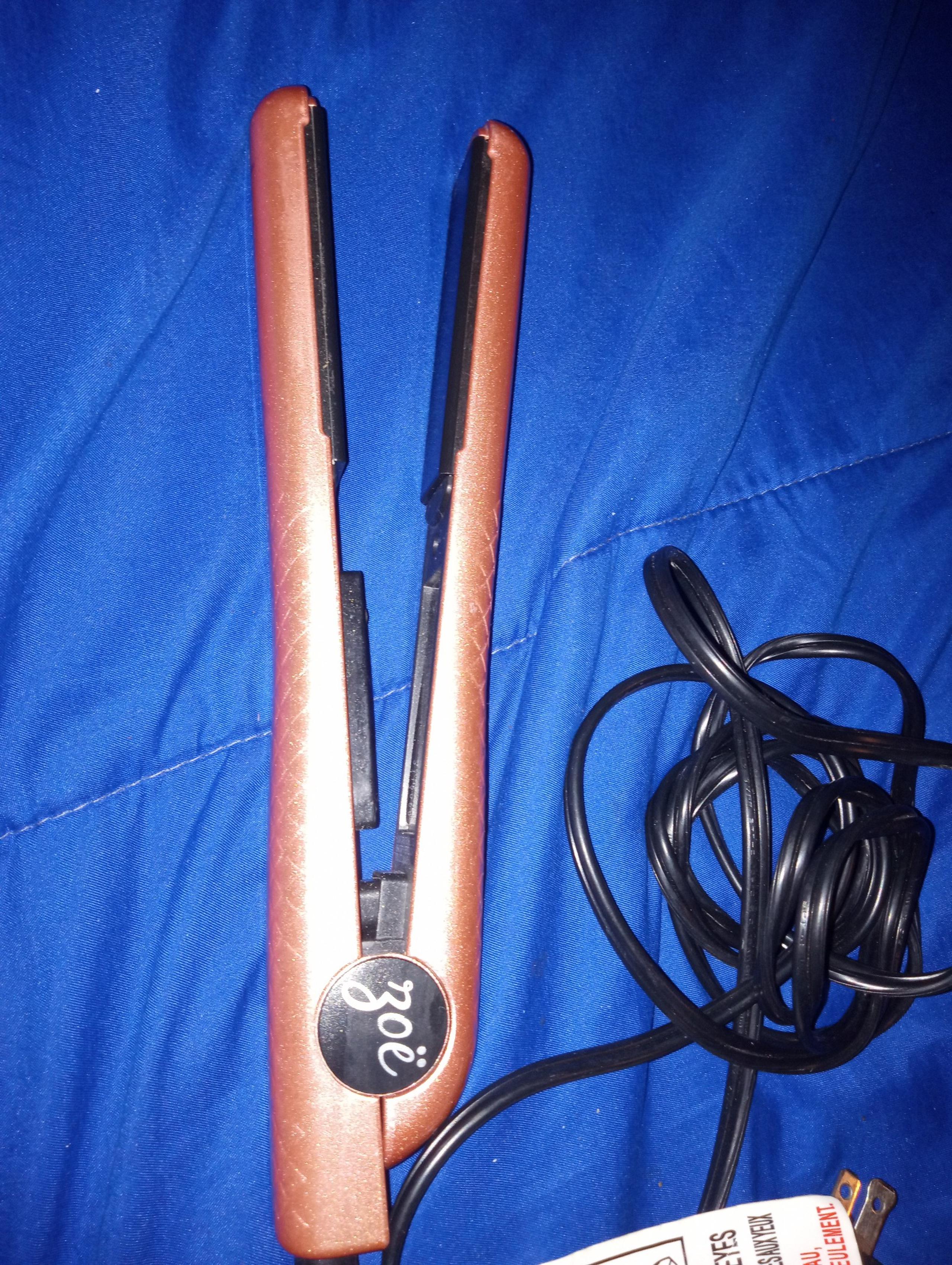 Zoe Pink flat iron