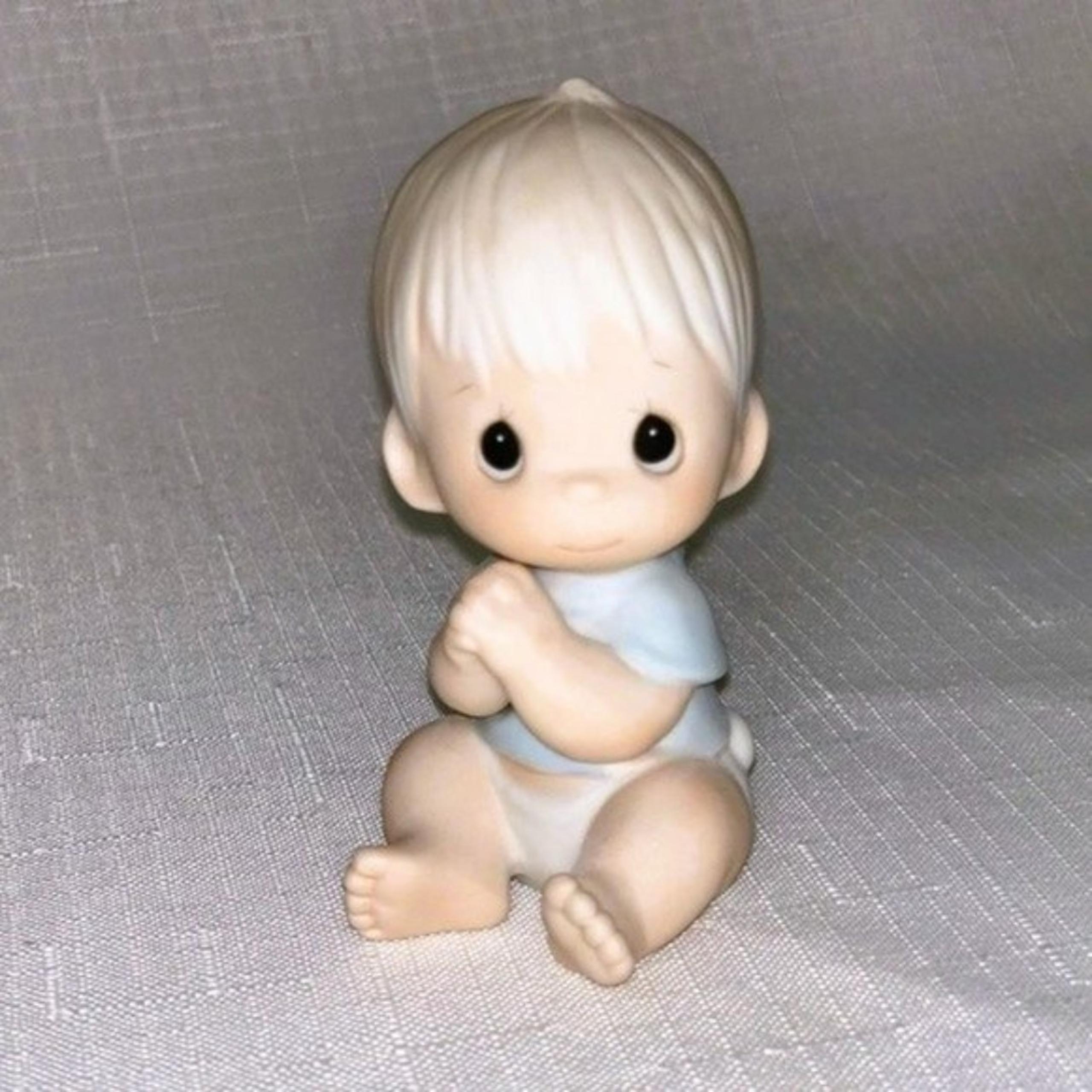 PRECIOUS MOMENTS Vintage 1983 Baby Boy Sitting Porcelain Mini Figurine Retired