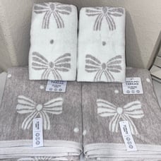 4-NWT COMMON THREAD COQUETTE BOW DESIGN TOWEL BUNDLE