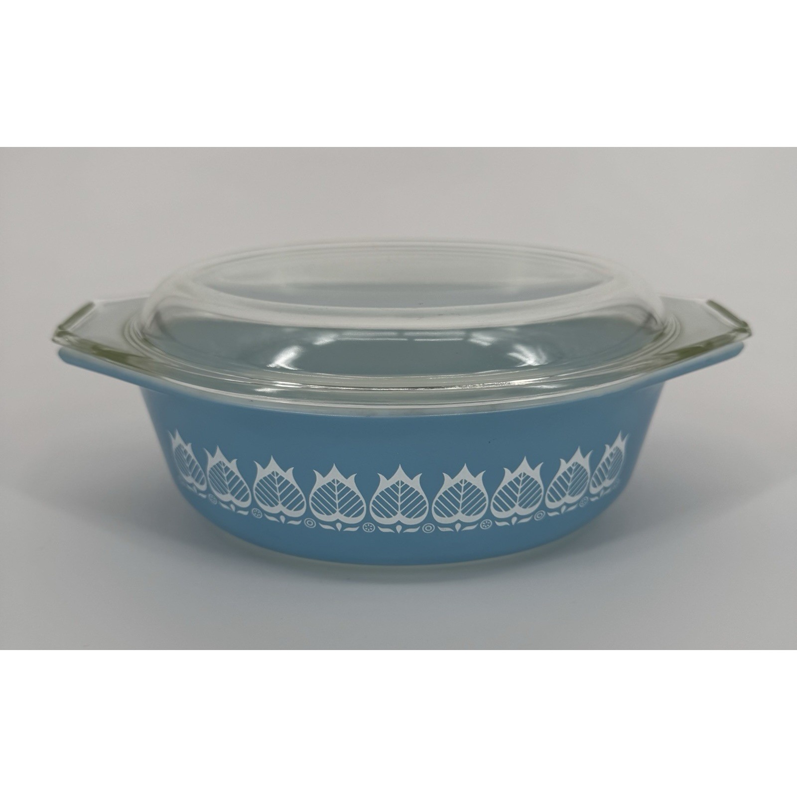 Pyrex Blue Tulip 1.5 Quart Oval Casserole 043 with Glass Lid Vintage