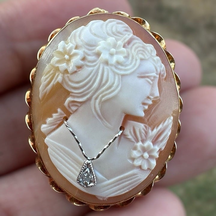 Cameo Brooch Pendant Carved Shell 14K Yellow Gold 6.2g Diamond Art Deco 1 3/8