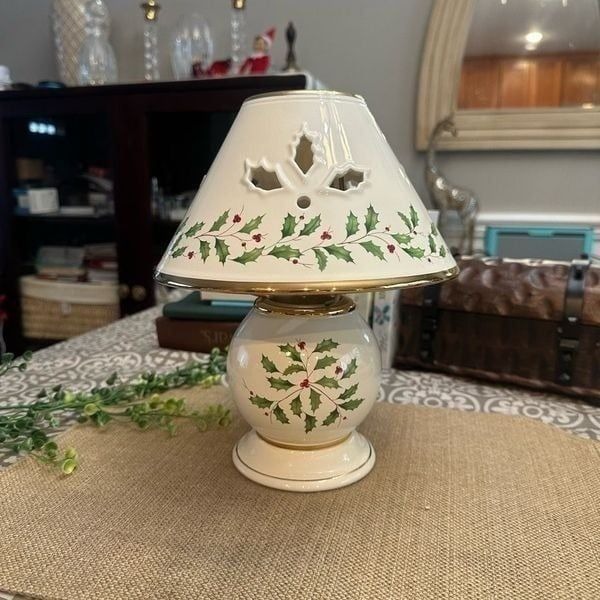Lenox Holiday Candle Lamp Holder with Shade Festive Holly Berry Design Porcelain