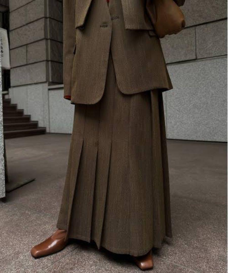 HERRINGBONE HEM PLEATS SKIRT Brown, Size M