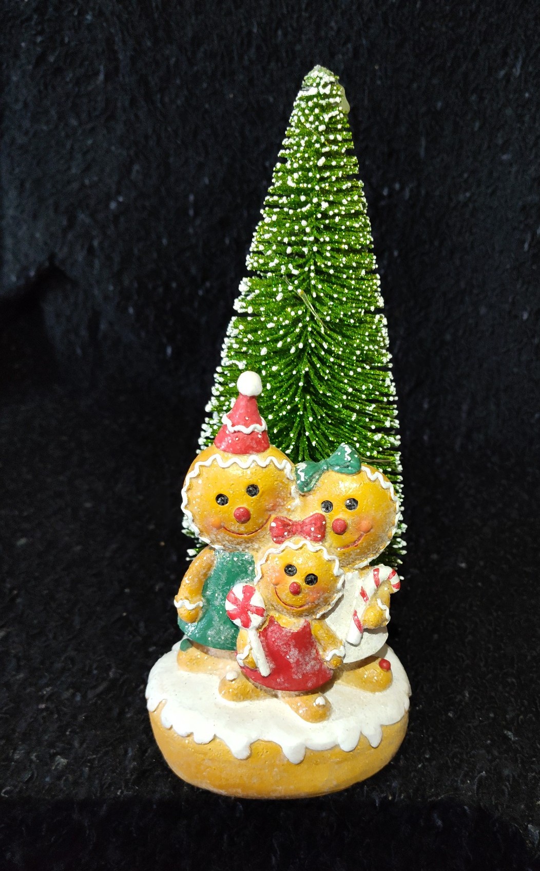VTG GINGER BREAD FAMILY CHRISTMAS LIGHT UP BOTTLE BRUSH TREE ON ICED COOKIE BC