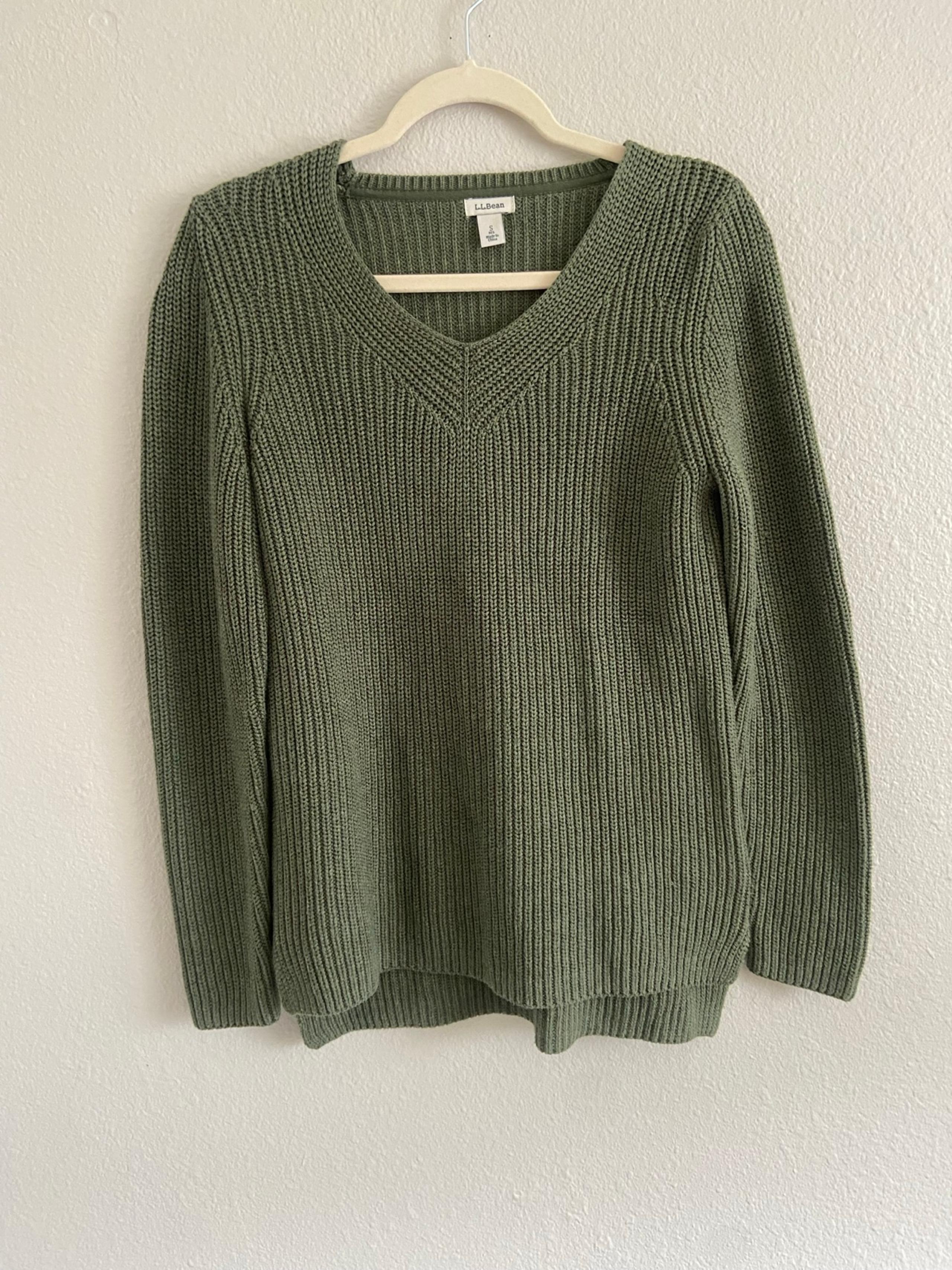 L.L. Bean 100% Cotton Essential V Neck Olive Green Knit Sweater Size Small