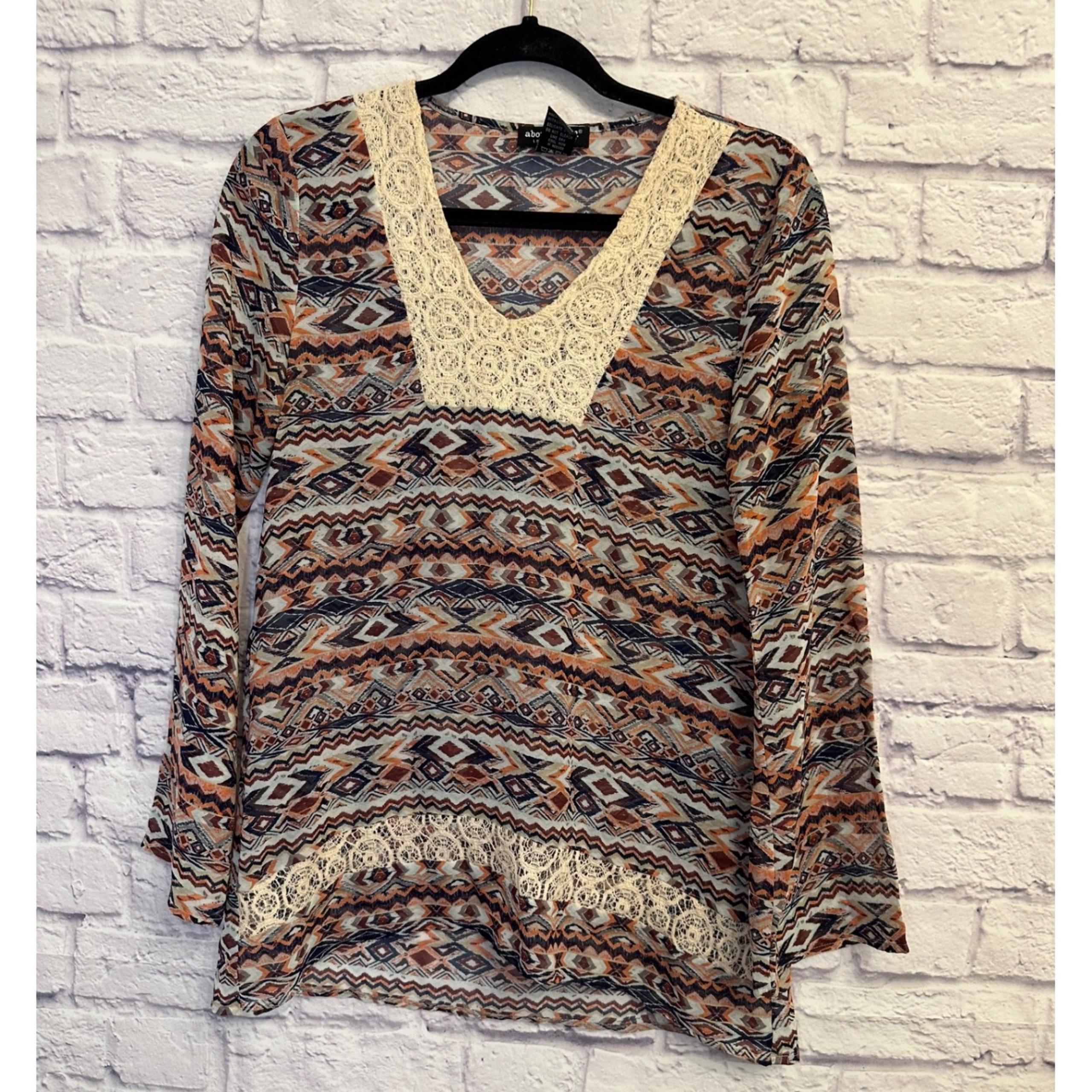 About A Girl Tunic Top Aztec Print Crochet Trim Long Sleeve XS