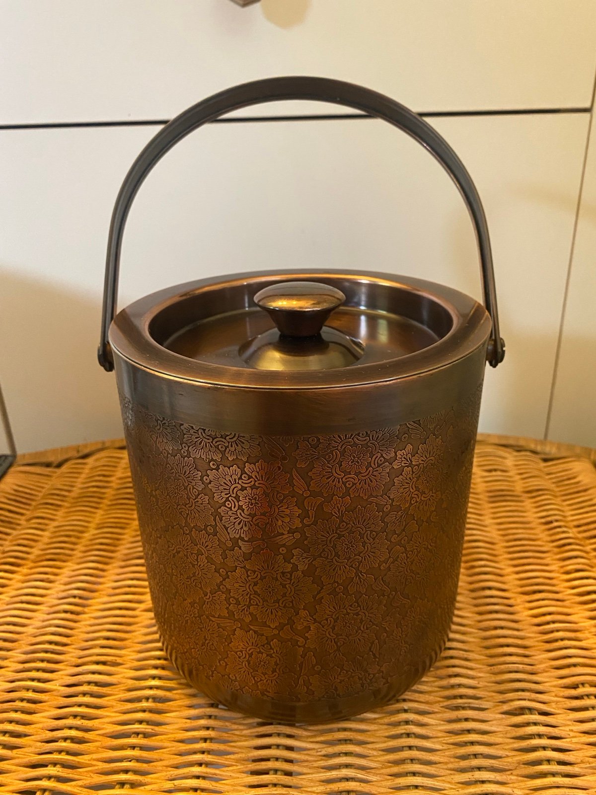 Copper style ice bucket barware w/handle w/etched floral design see pics