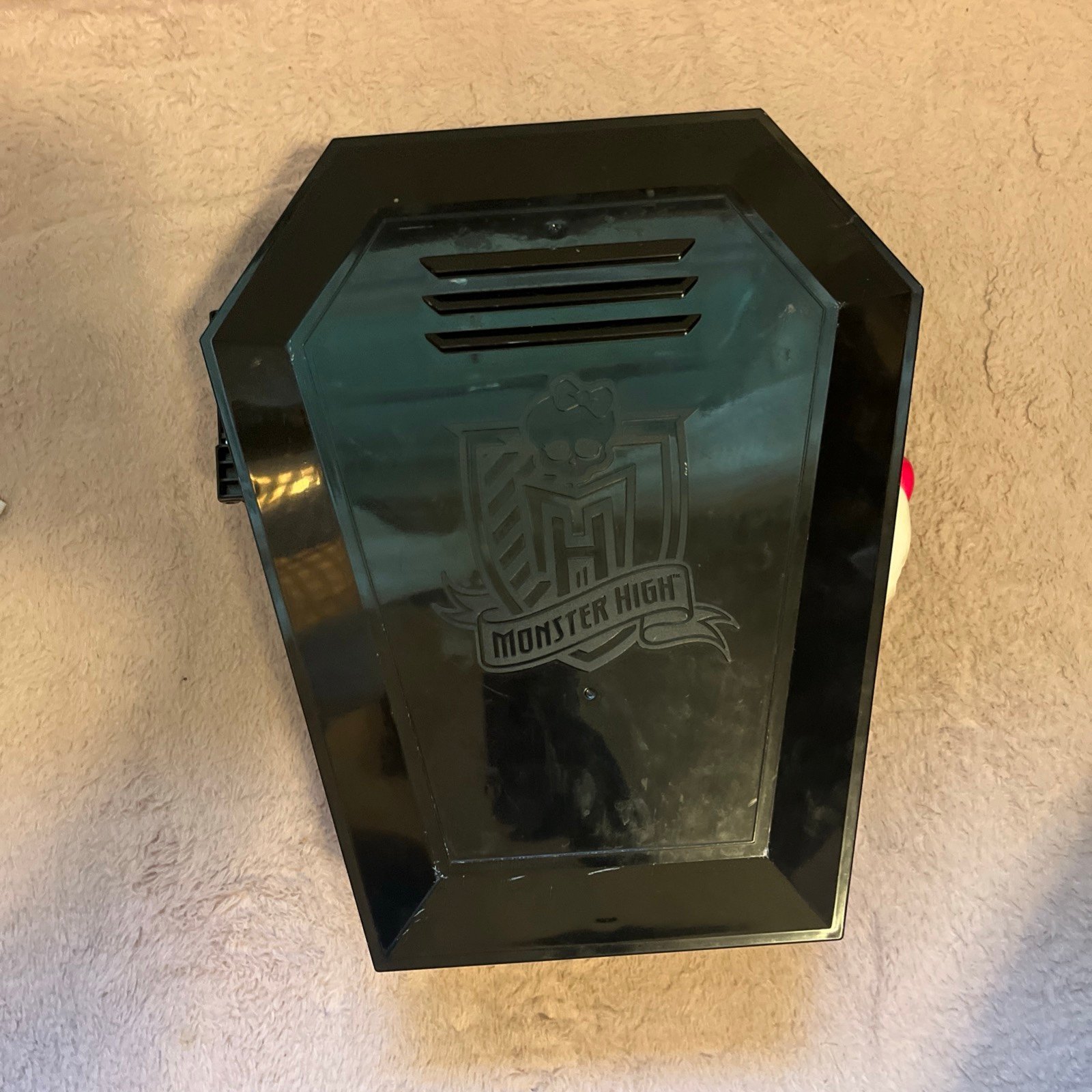 Monster high draculaura wardrobe coffin carrier