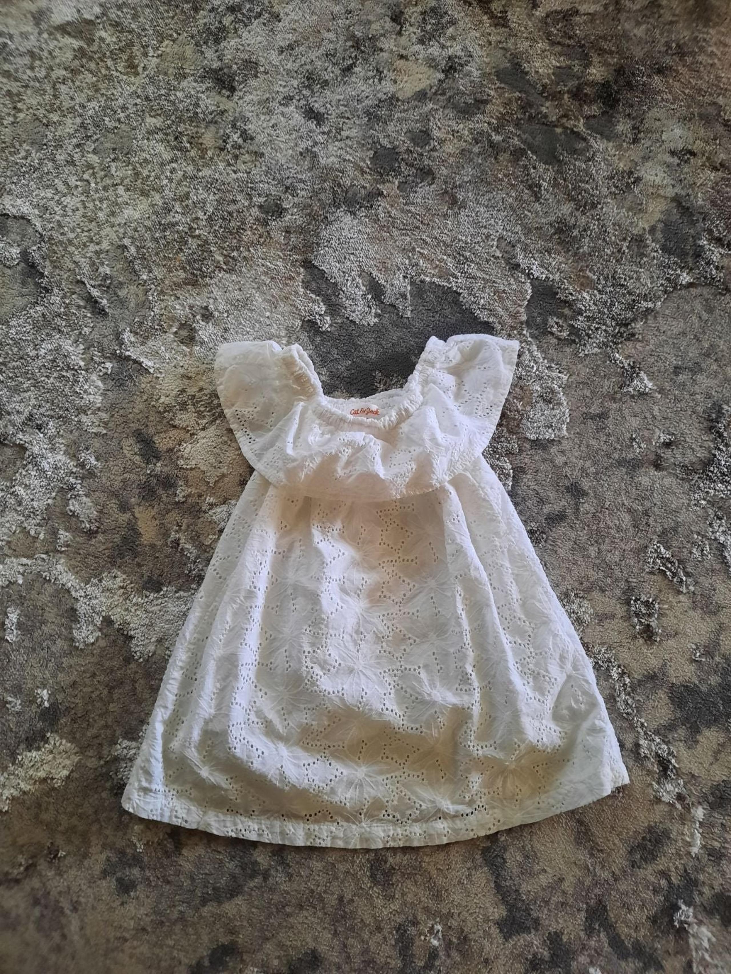 White Lace dress size 2t