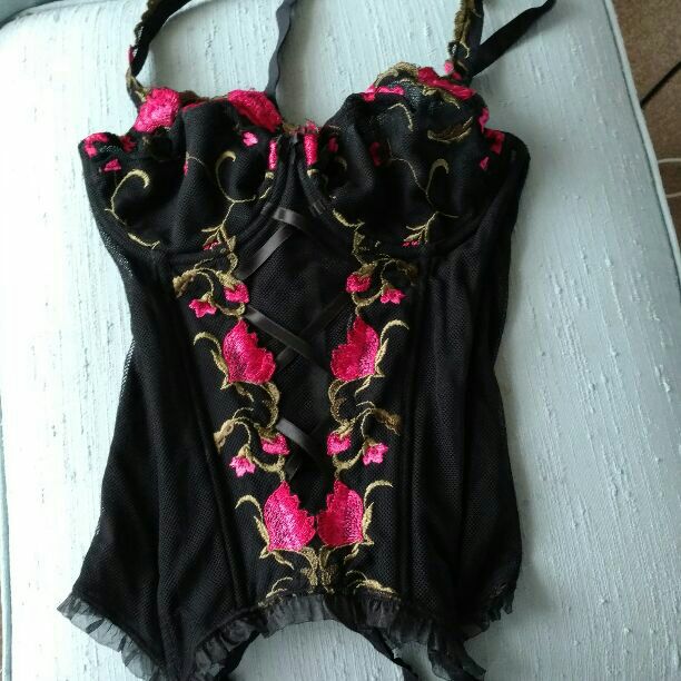Lise Charmel - French lingerie 32B