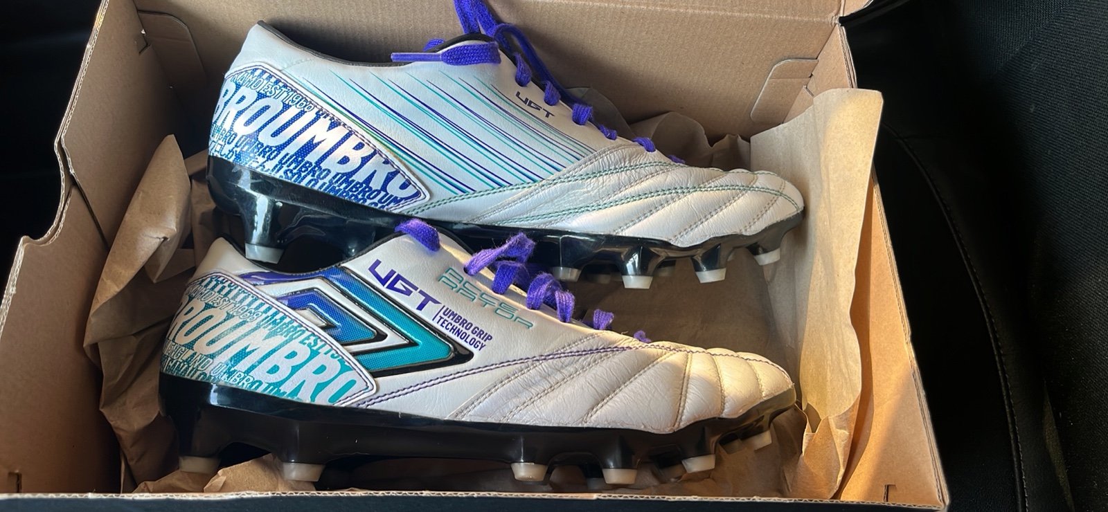 Umbro Accerator F-Flash Soccer Cleats