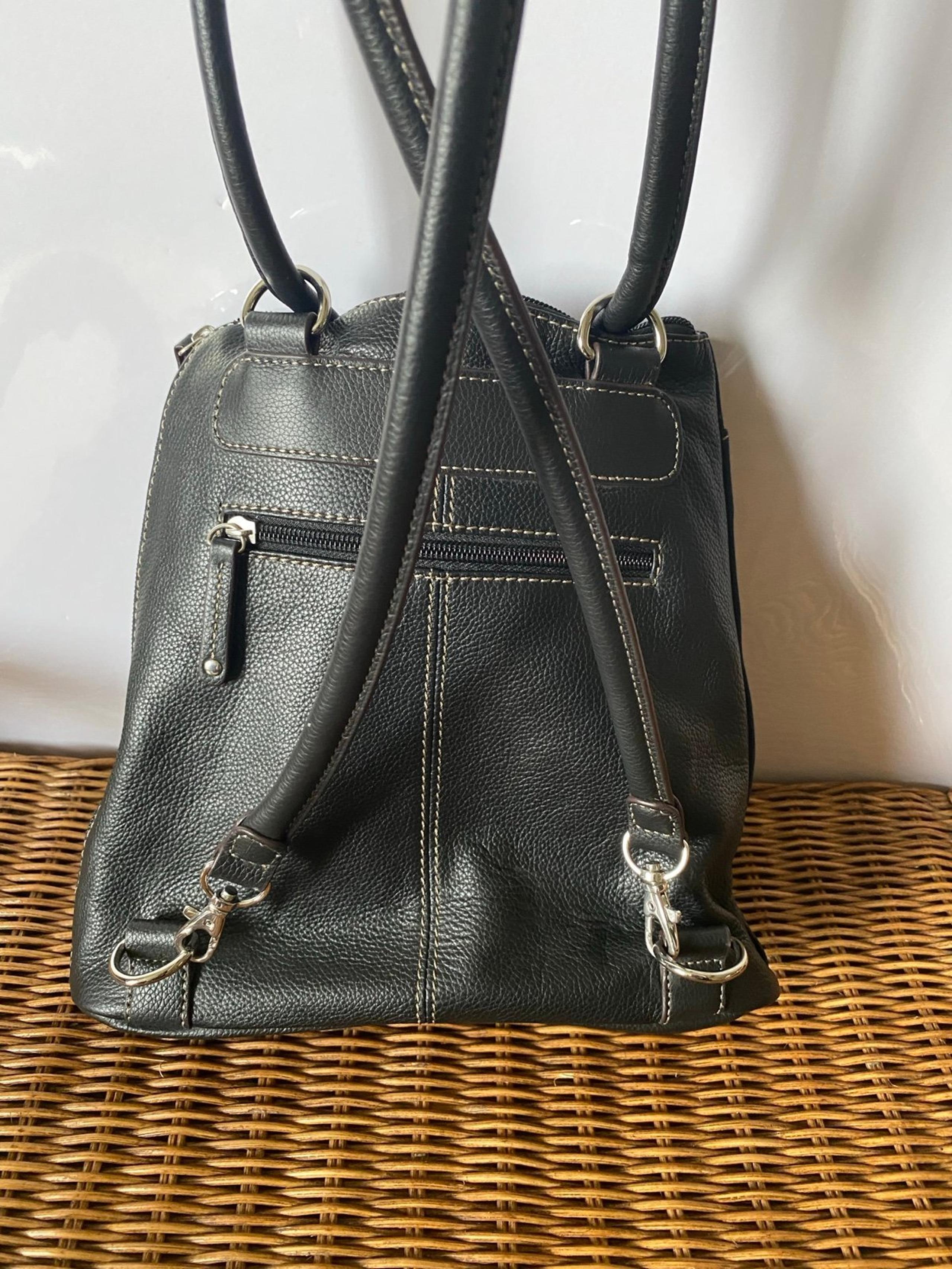 Clarks Convertible Backpack Shoulder Bag Black Pebble Leather Side-Zip Open