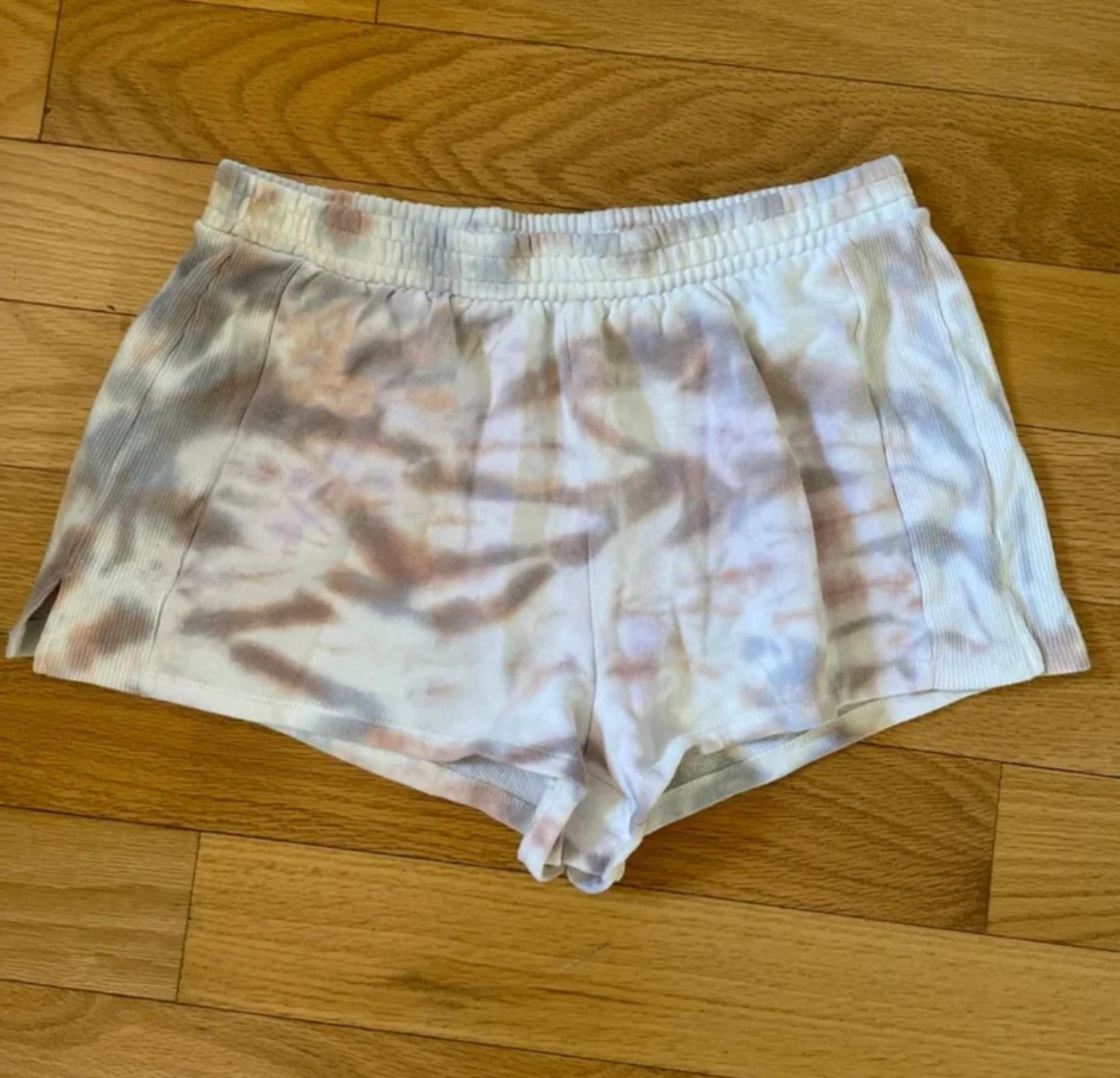 Aeropostale tie-dye pull on shorts women’s size medium