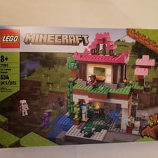 LEGO 21183 Minecraft The Training Grounds New In Sealed Box Retired Set