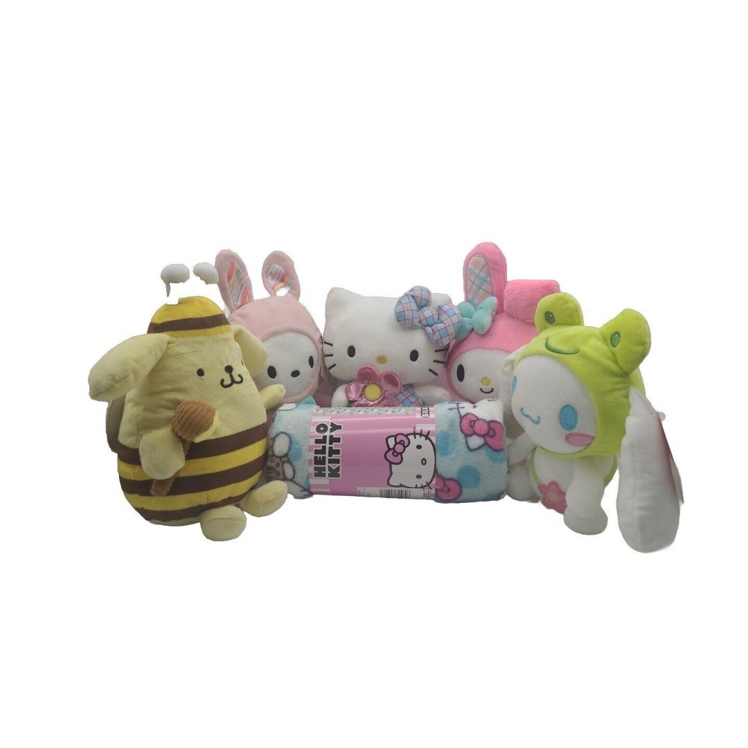 Sanrio Hello Kitty and Friends Lot of 5 Easter Plushes plus 40in X 50in Throw
