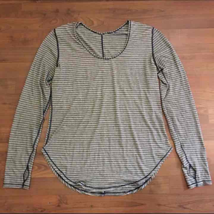 Lululemon yogini long sleeve