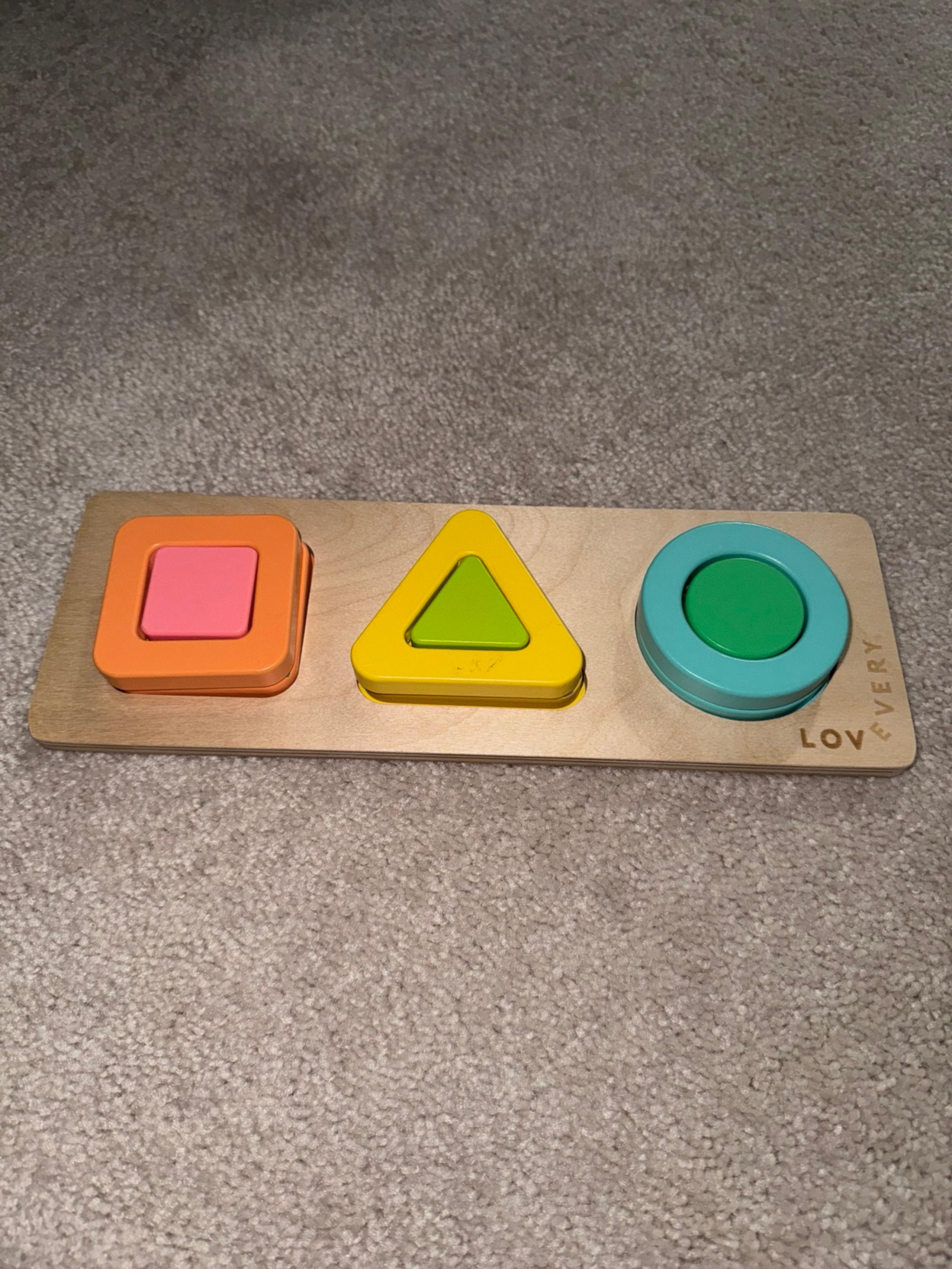 Lovevery shapes puzzle