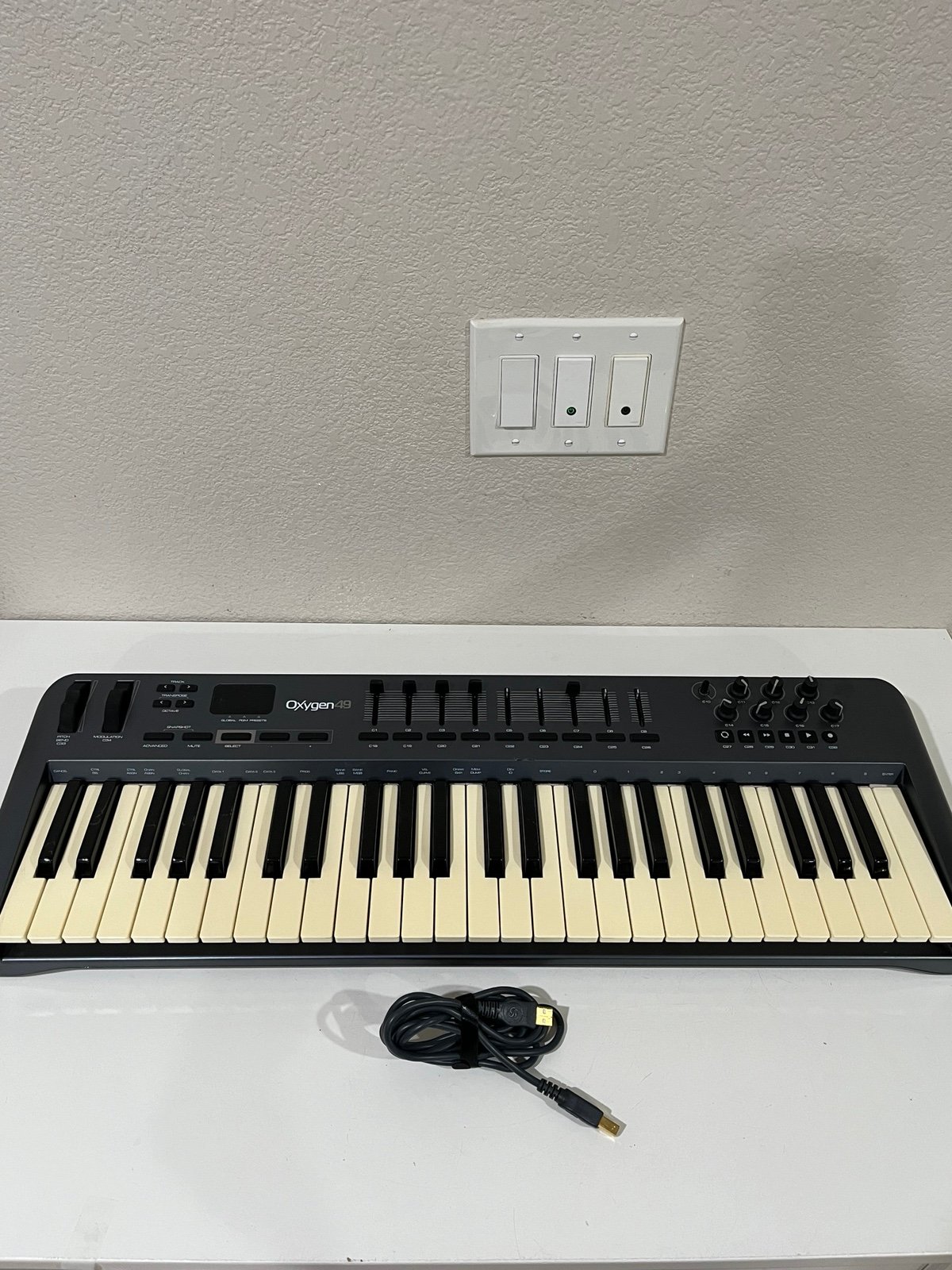 M-Audio Oxygen 49 Key USB MIDI Electronic Keyboard Controller 3rd Gen