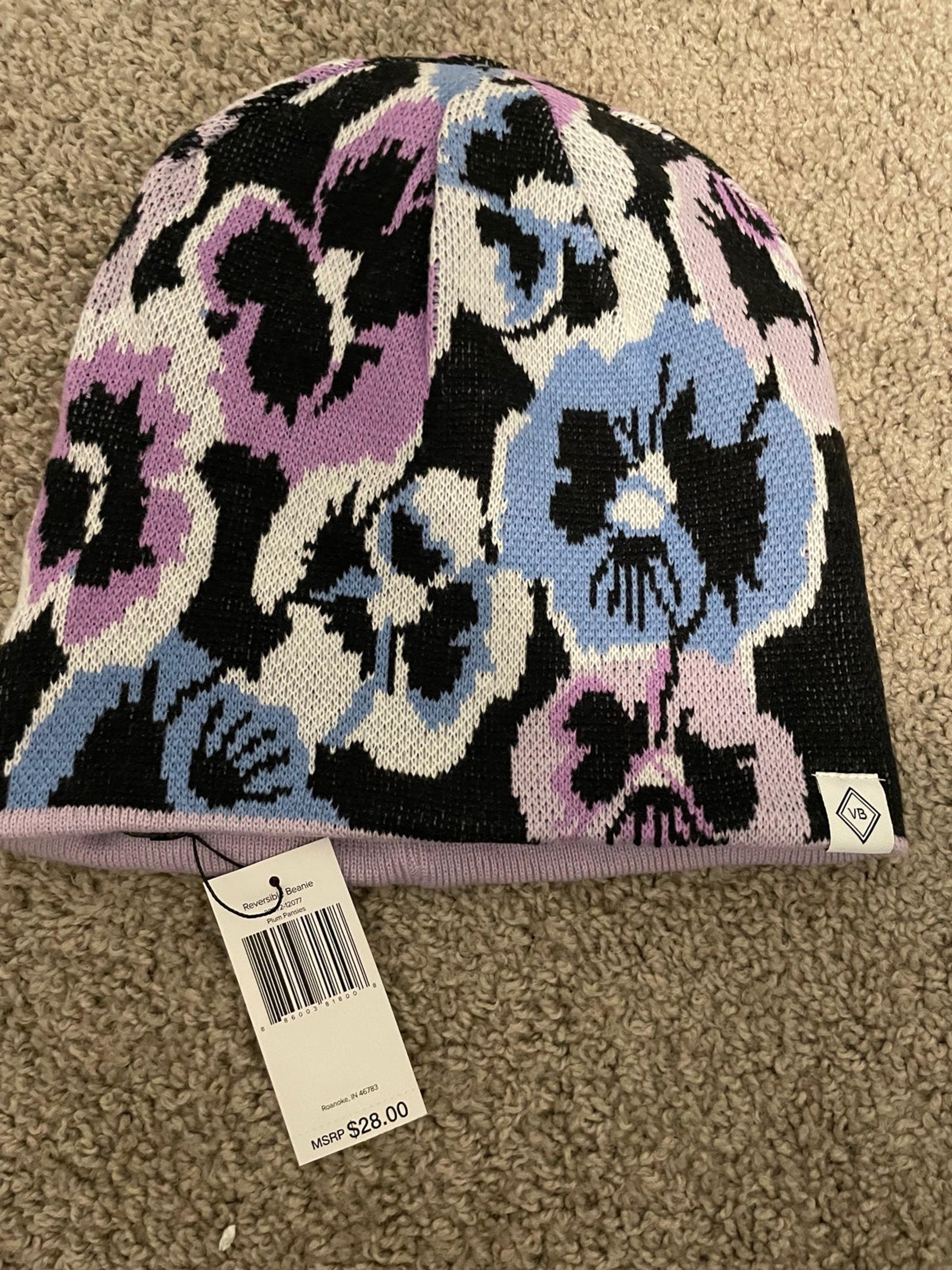 Women’s NWT Vera Bradley floral beanie winter hat