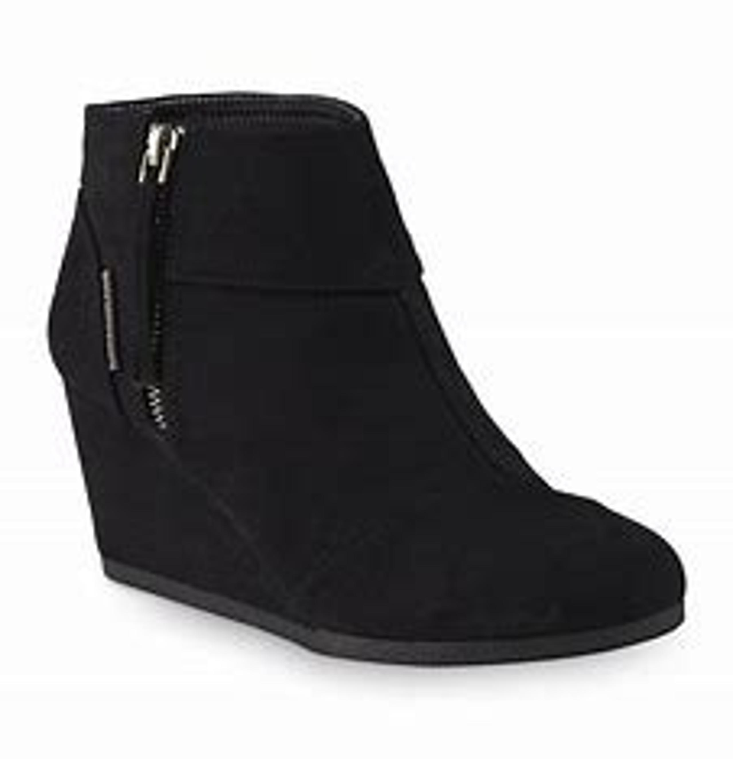 Attention Black Heels