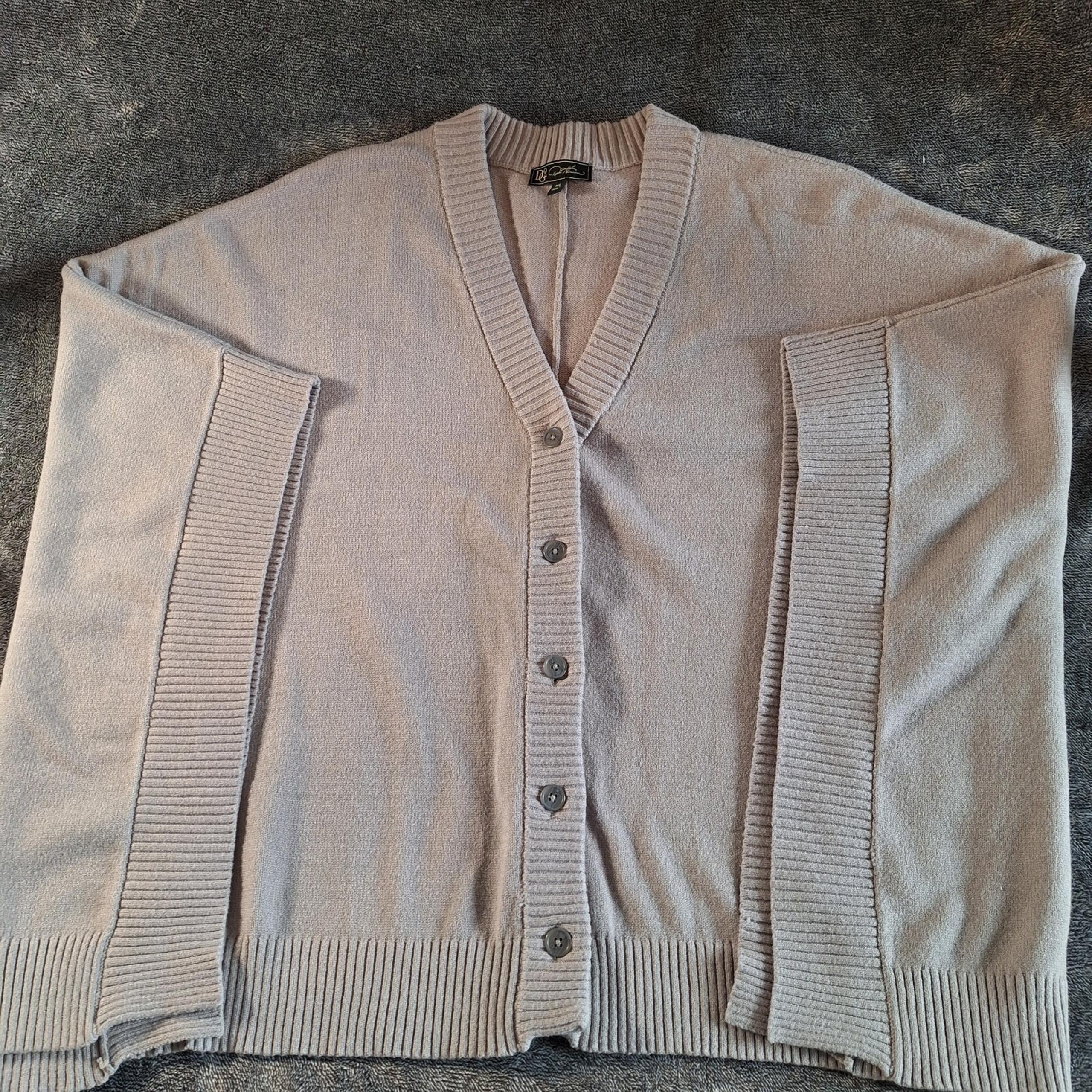 DG2 Diane Gillman Poncho Cardigan Sweater Womans M/L Gray Button Up Oversized