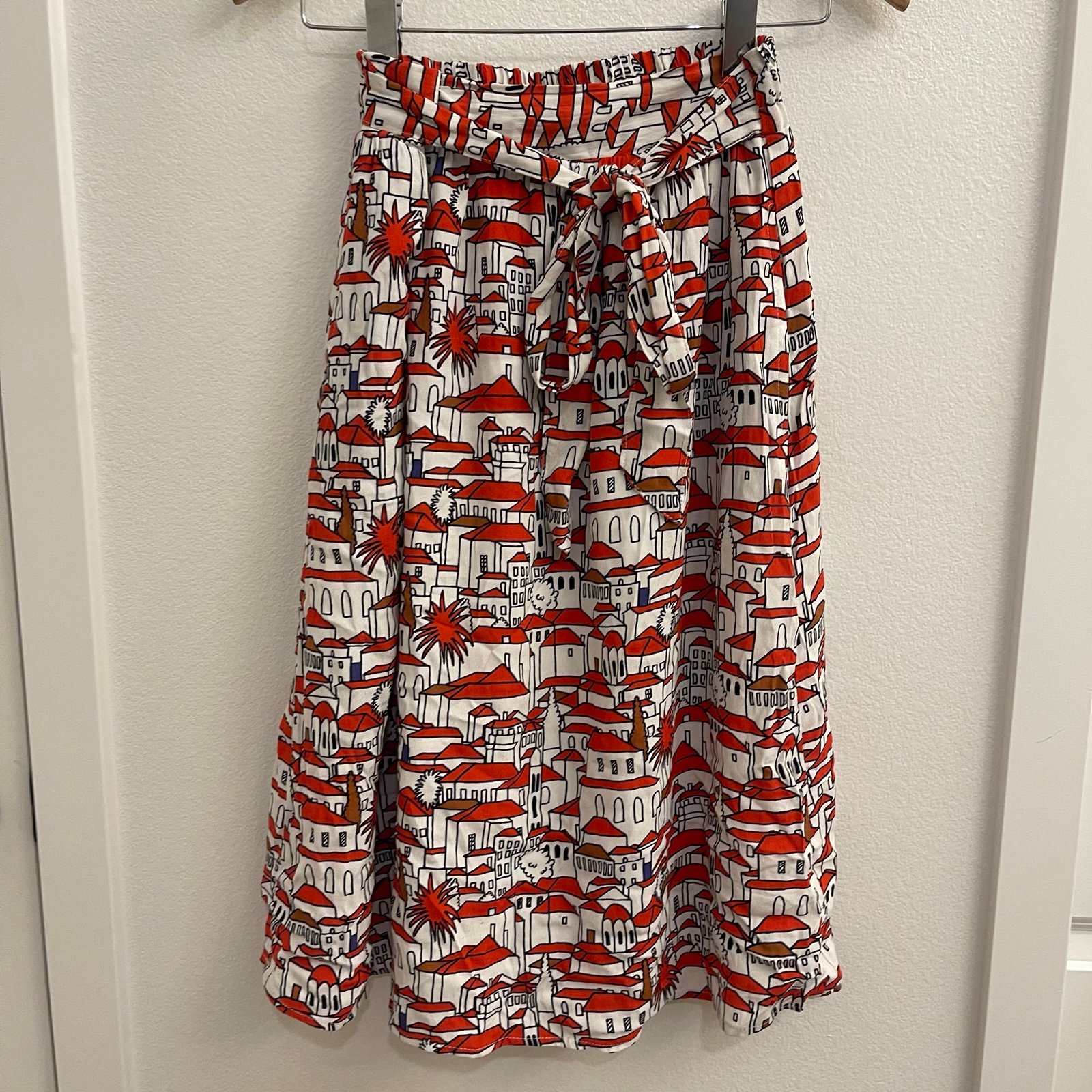 Anthropology, porridge, unique, red roofs, scenic Skirt